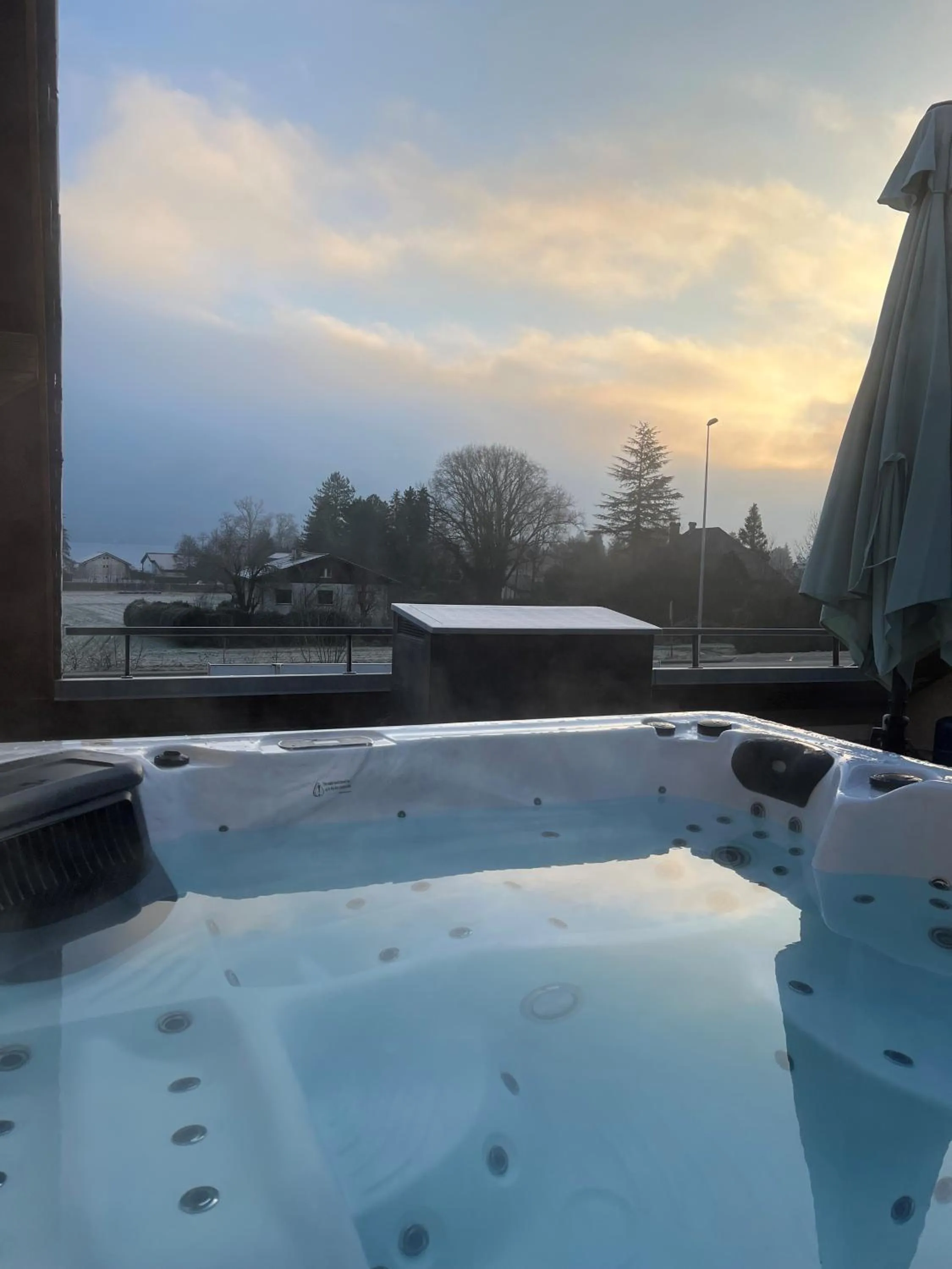 Hot Tub in La Parenthèse Enchantée