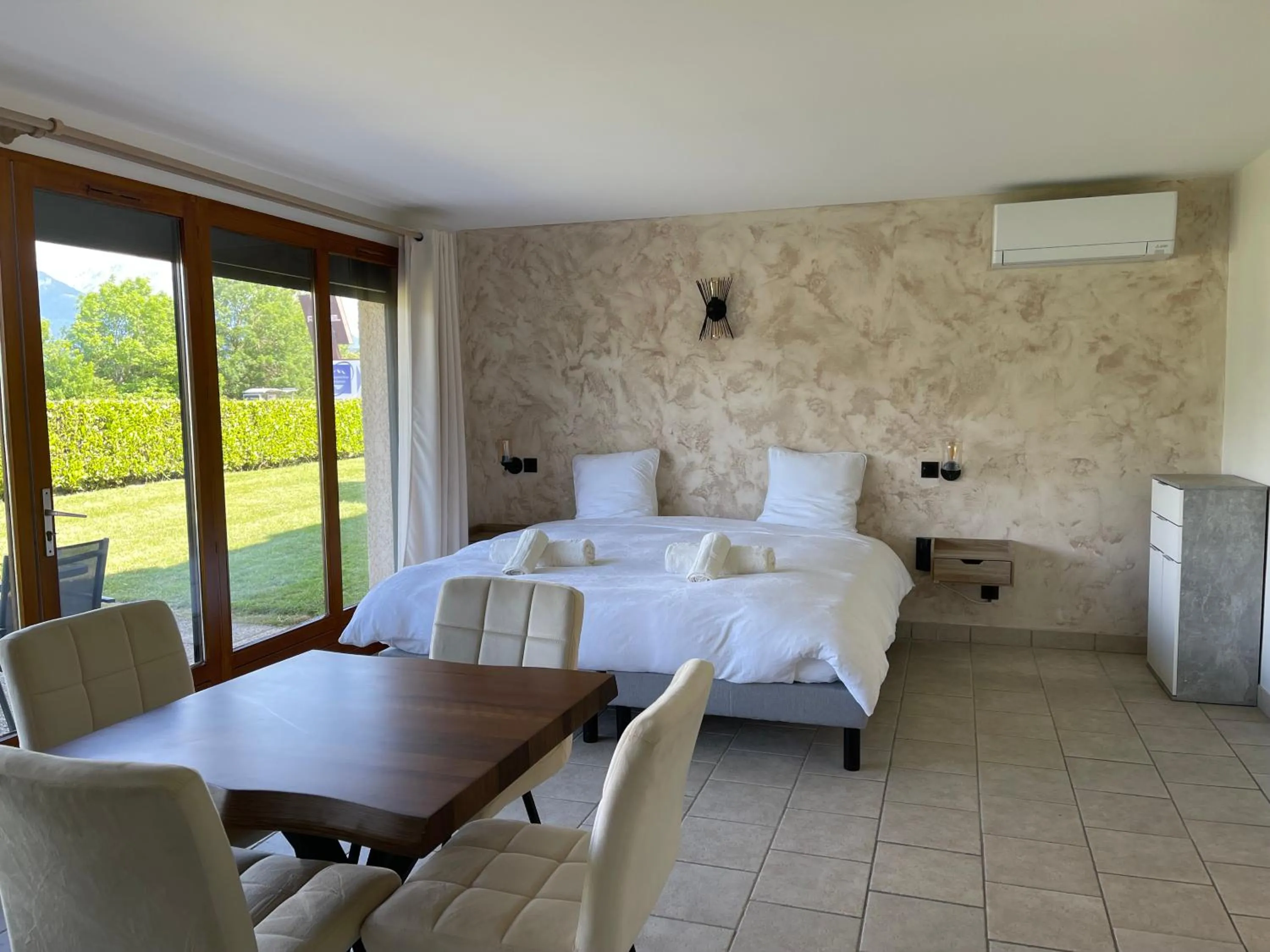 Nearby landmark, Bed in La Parenthèse Enchantée