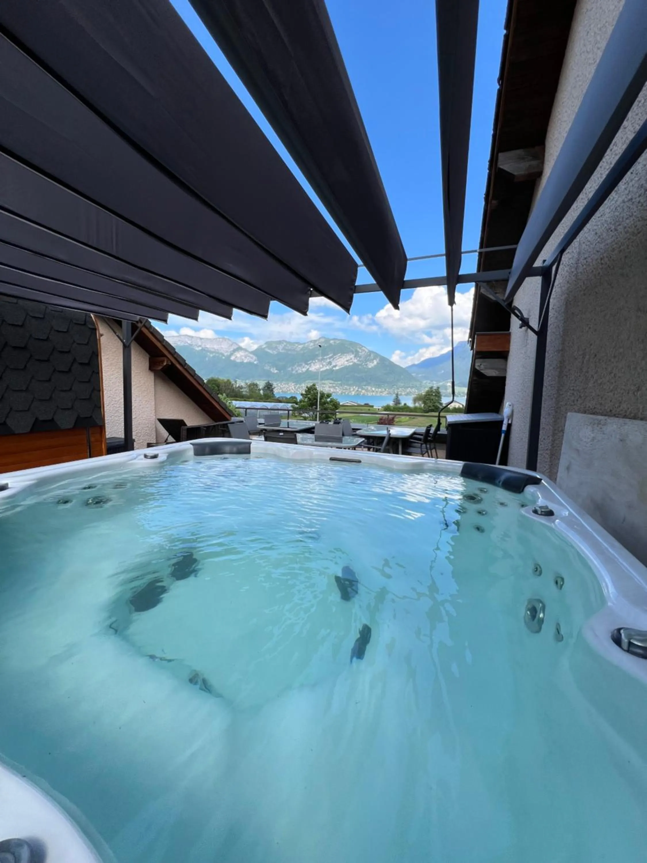 Hot Tub in La Parenthèse Enchantée