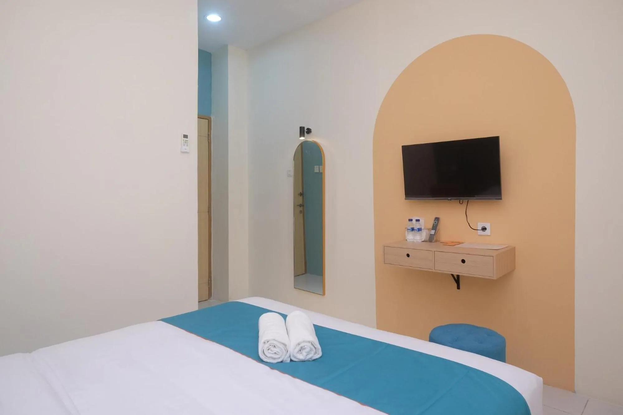 Bed in Sans Hotel City Inn Solo by RedDoorz