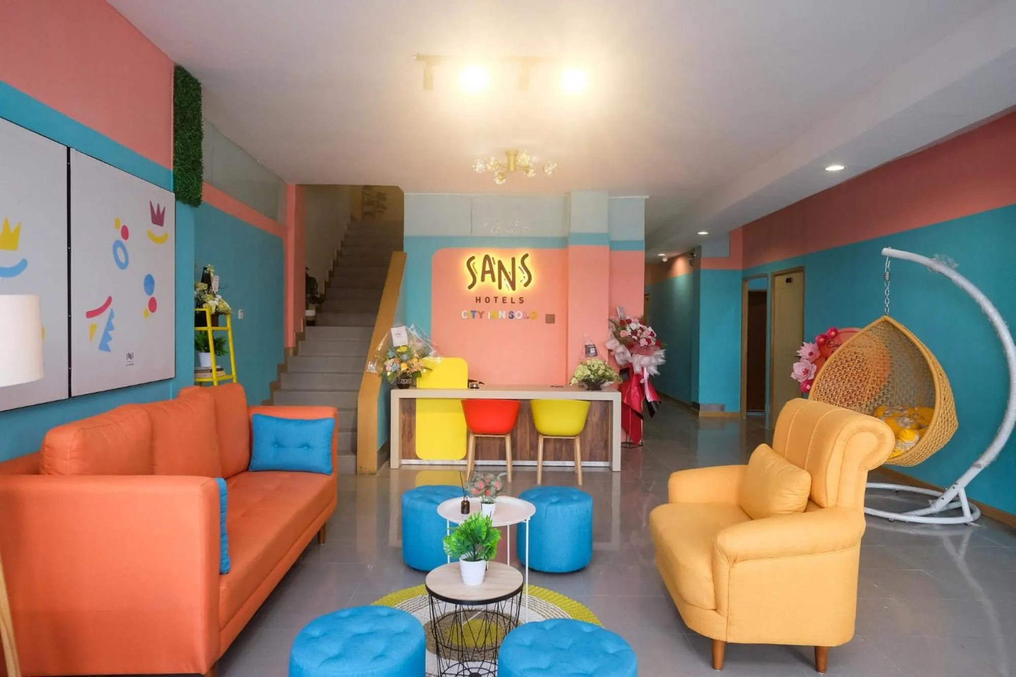 Lobby or reception in Sans Hotel City Inn Solo by RedDoorz