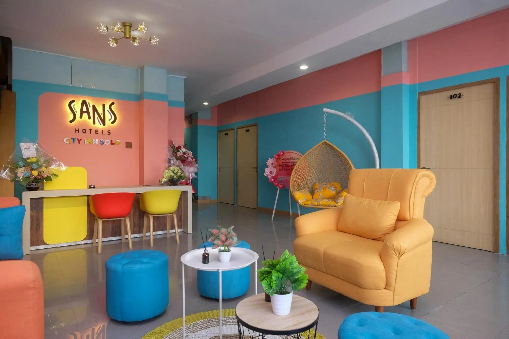 Lobby or reception in Sans Hotel City Inn Solo by RedDoorz