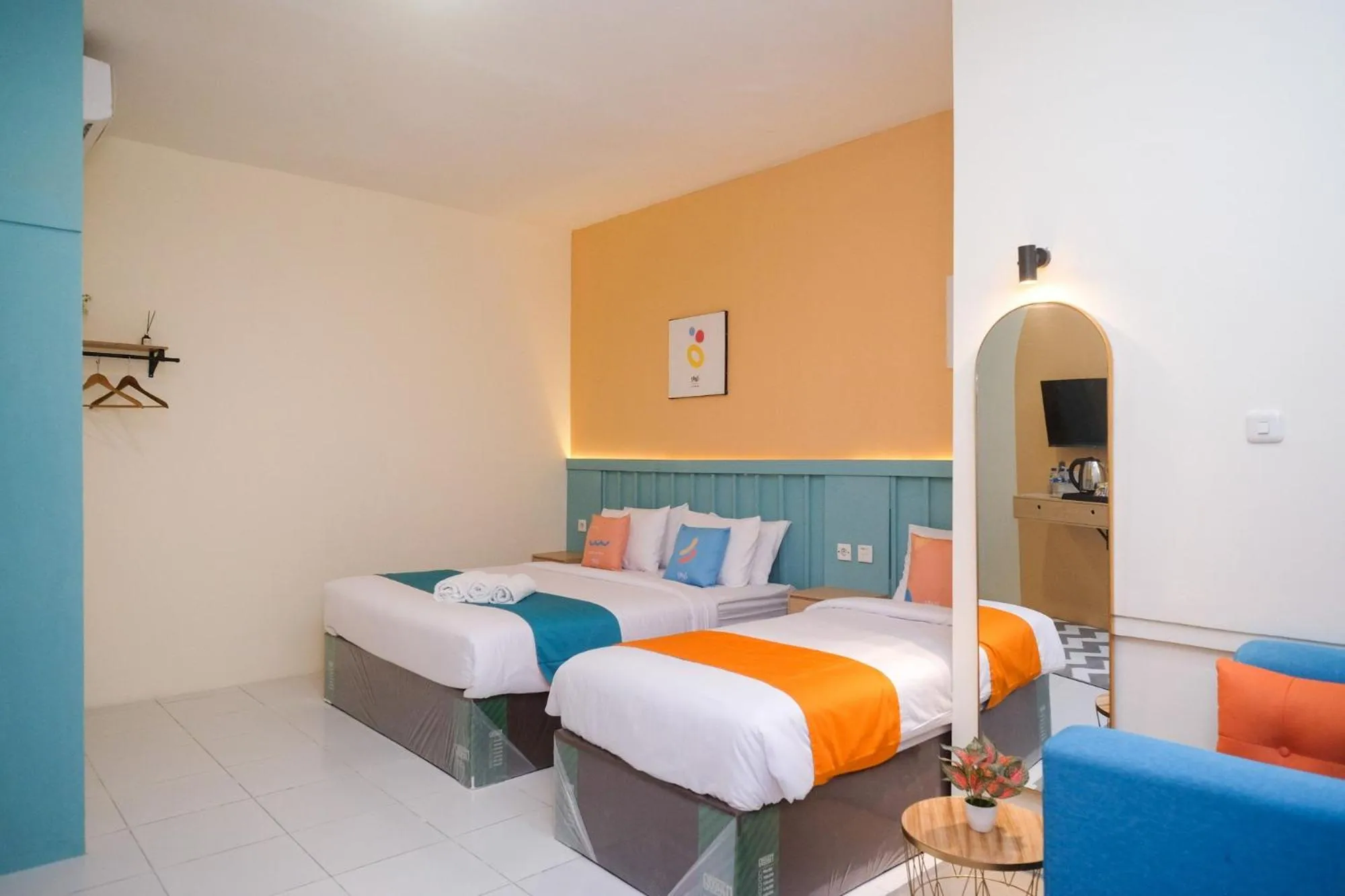 Bed in Sans Hotel City Inn Solo by RedDoorz