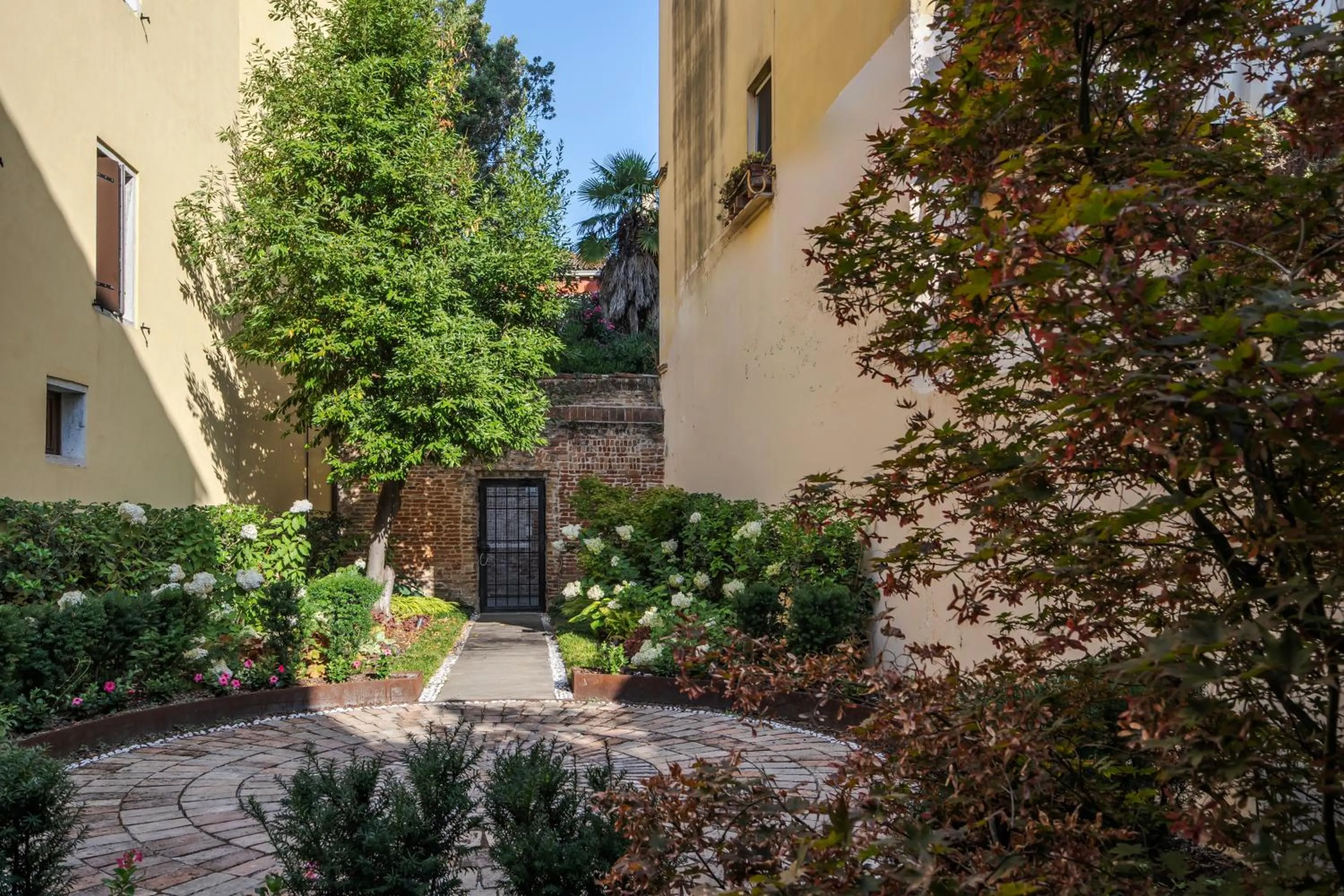 Garden in San Vio Palace Luxury Apartments