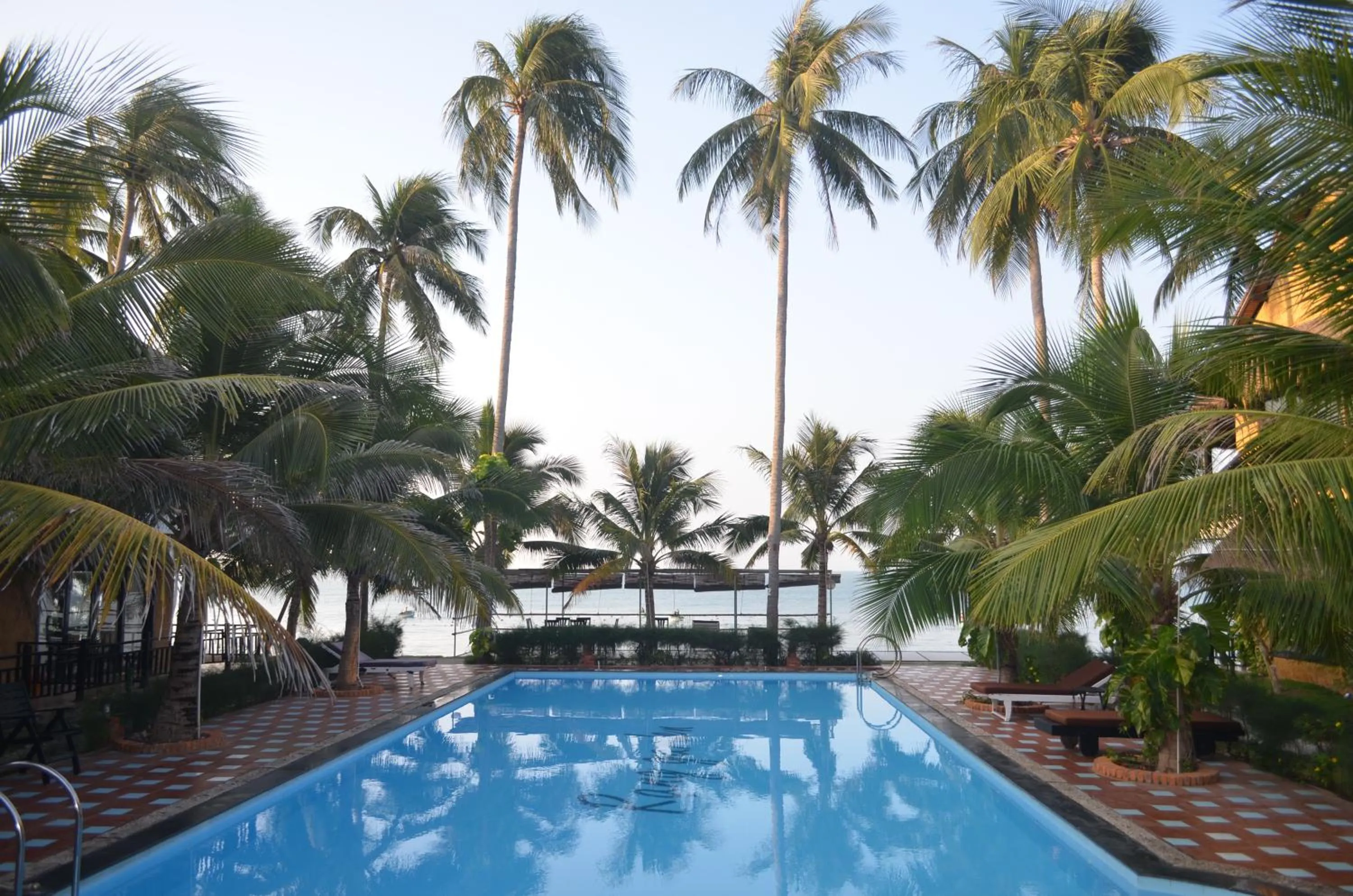 Swimming pool in Rang Garden Beach Side