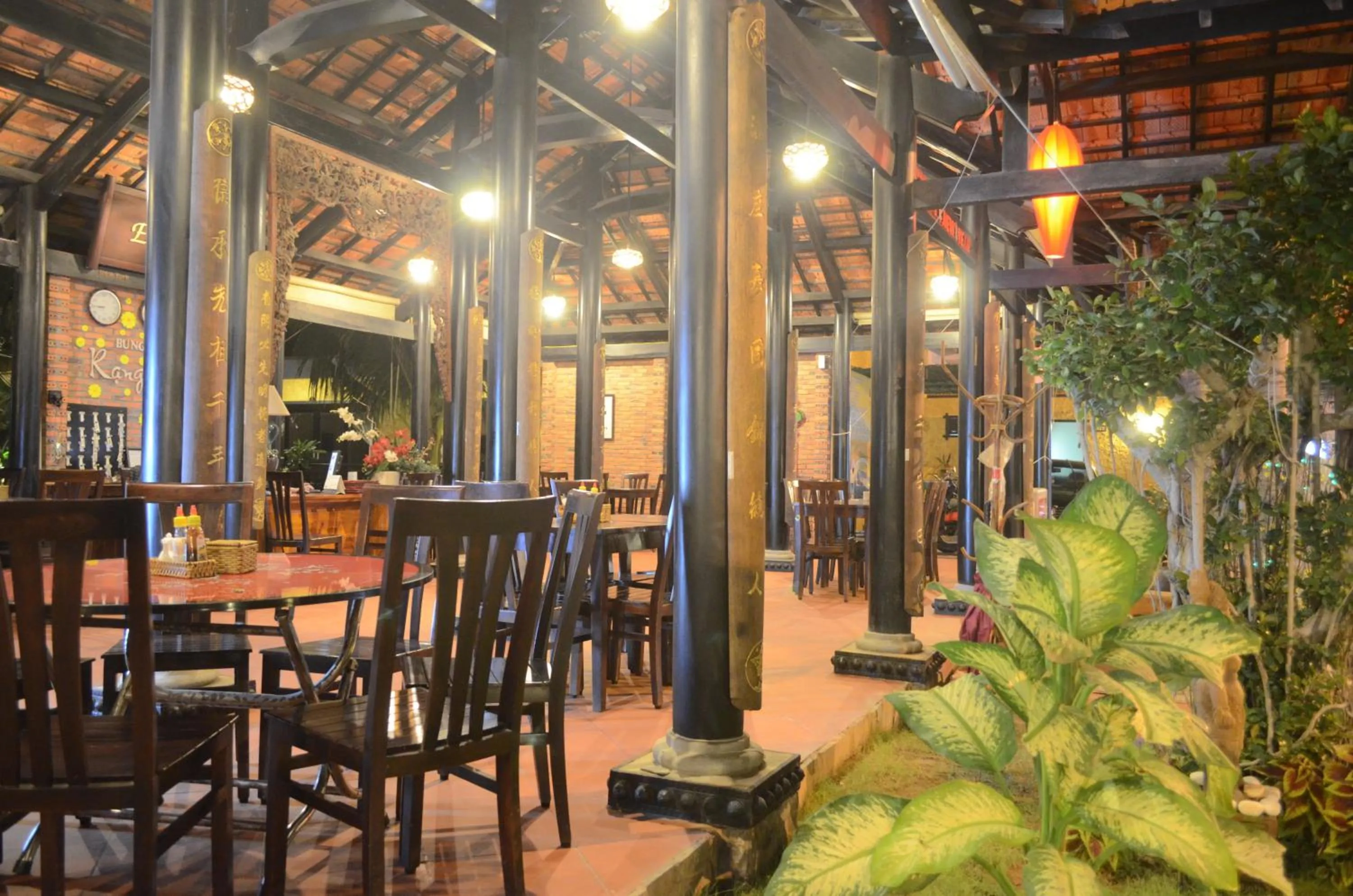 Restaurant/places to eat in Rang Garden Beach Side