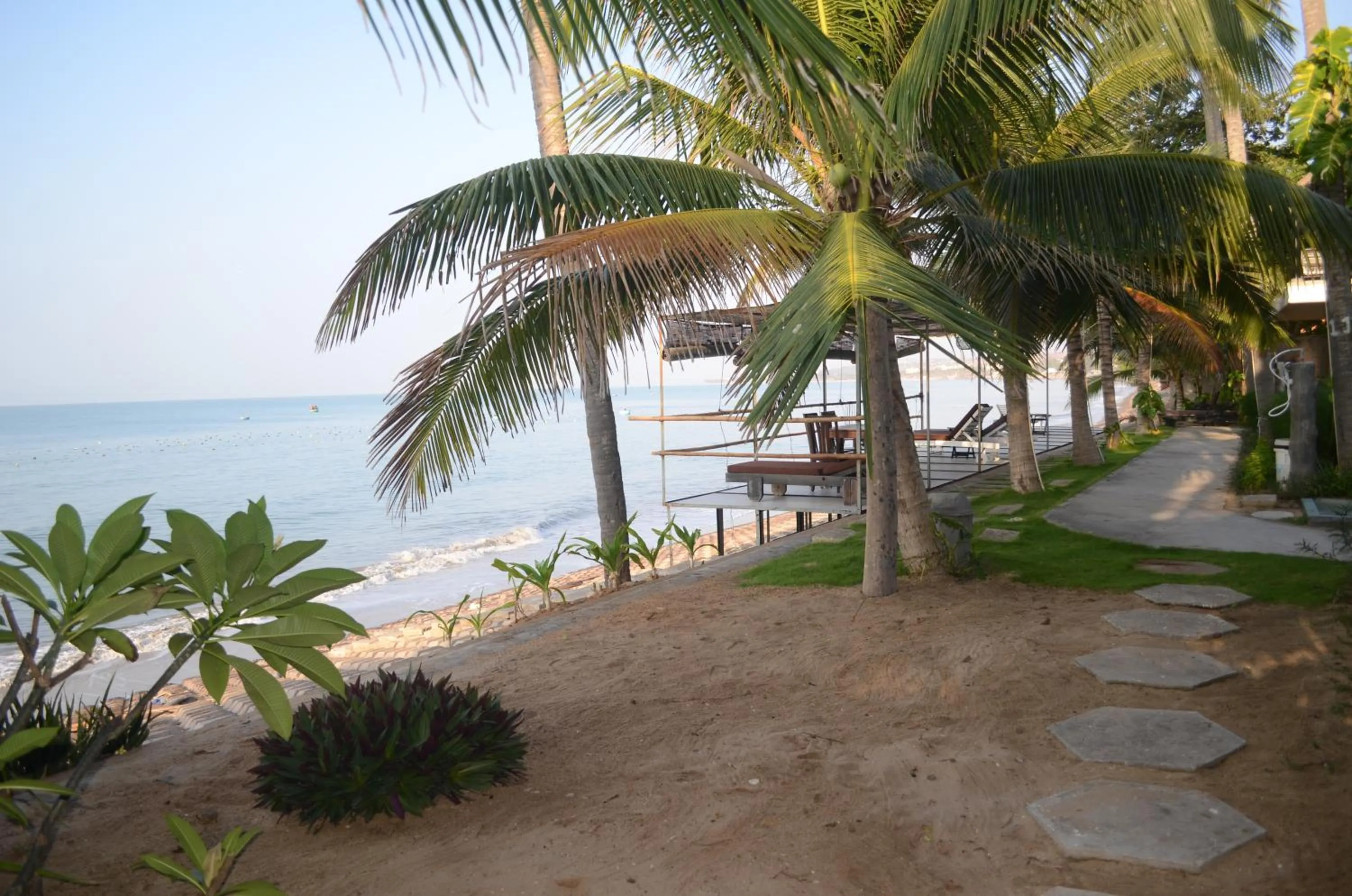 Restaurant/places to eat in Rang Garden Beach Side