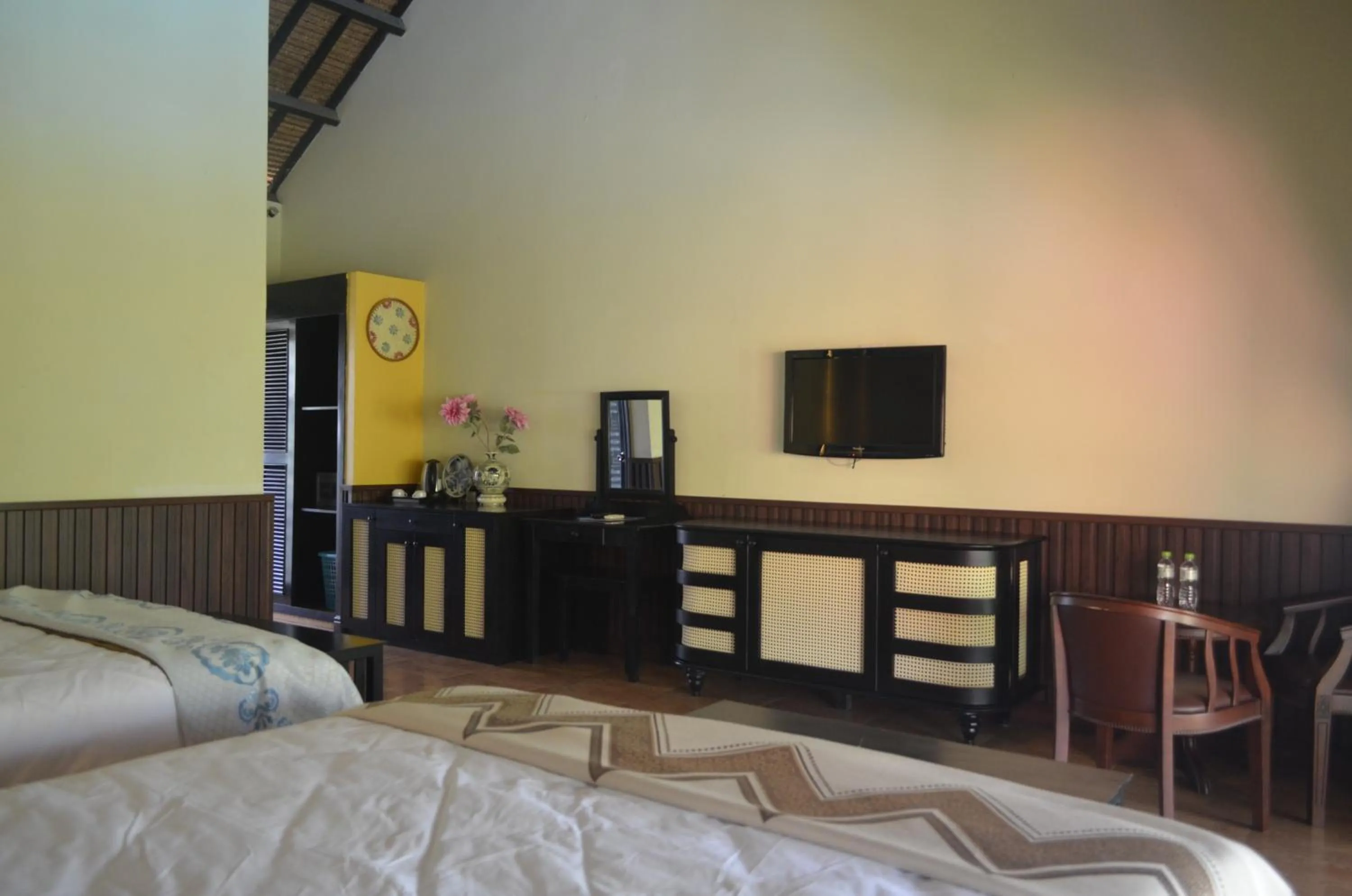 Bedroom, Bed in Rang Garden Beach Side