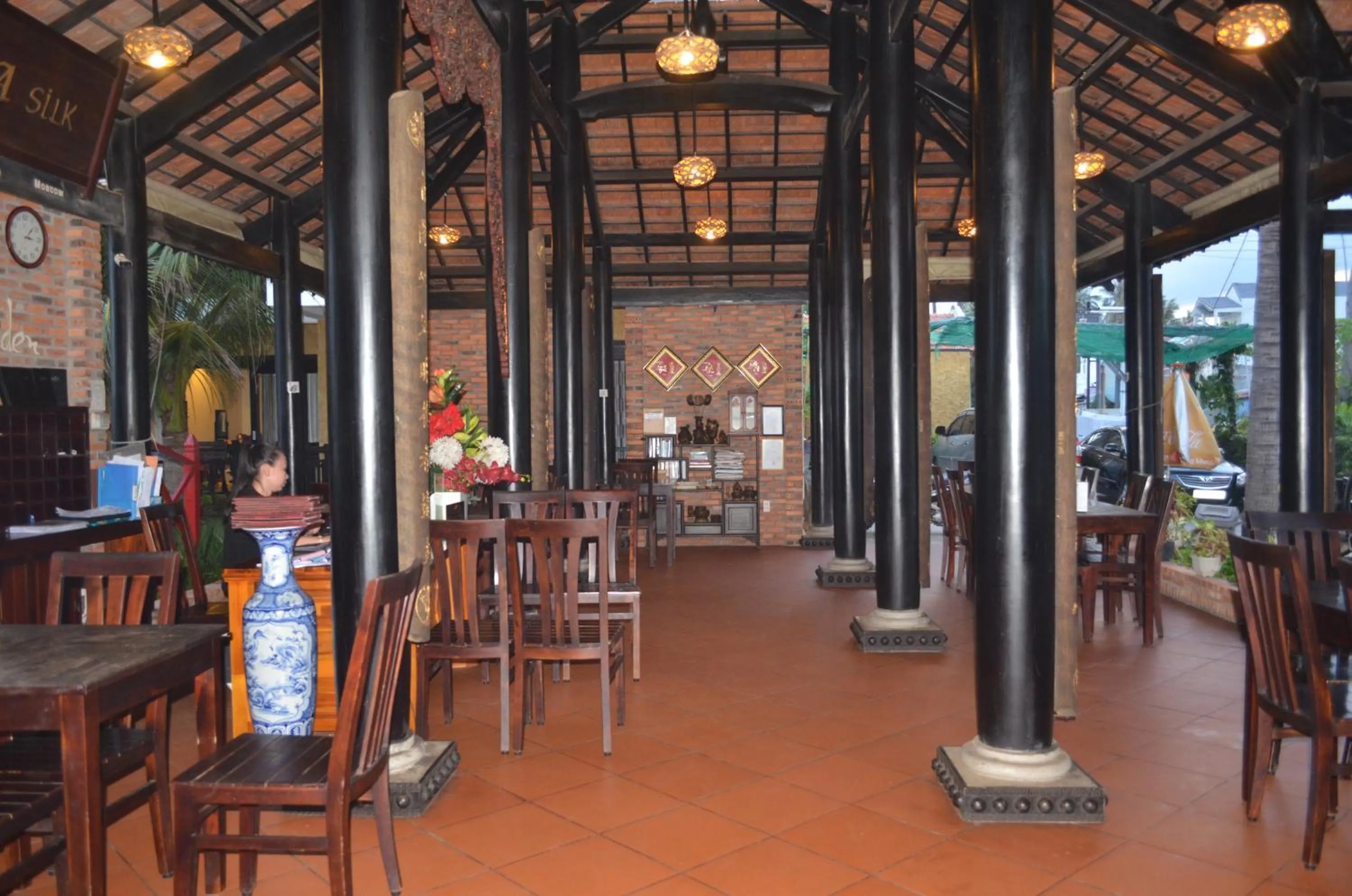Restaurant/places to eat in Rang Garden Beach Side