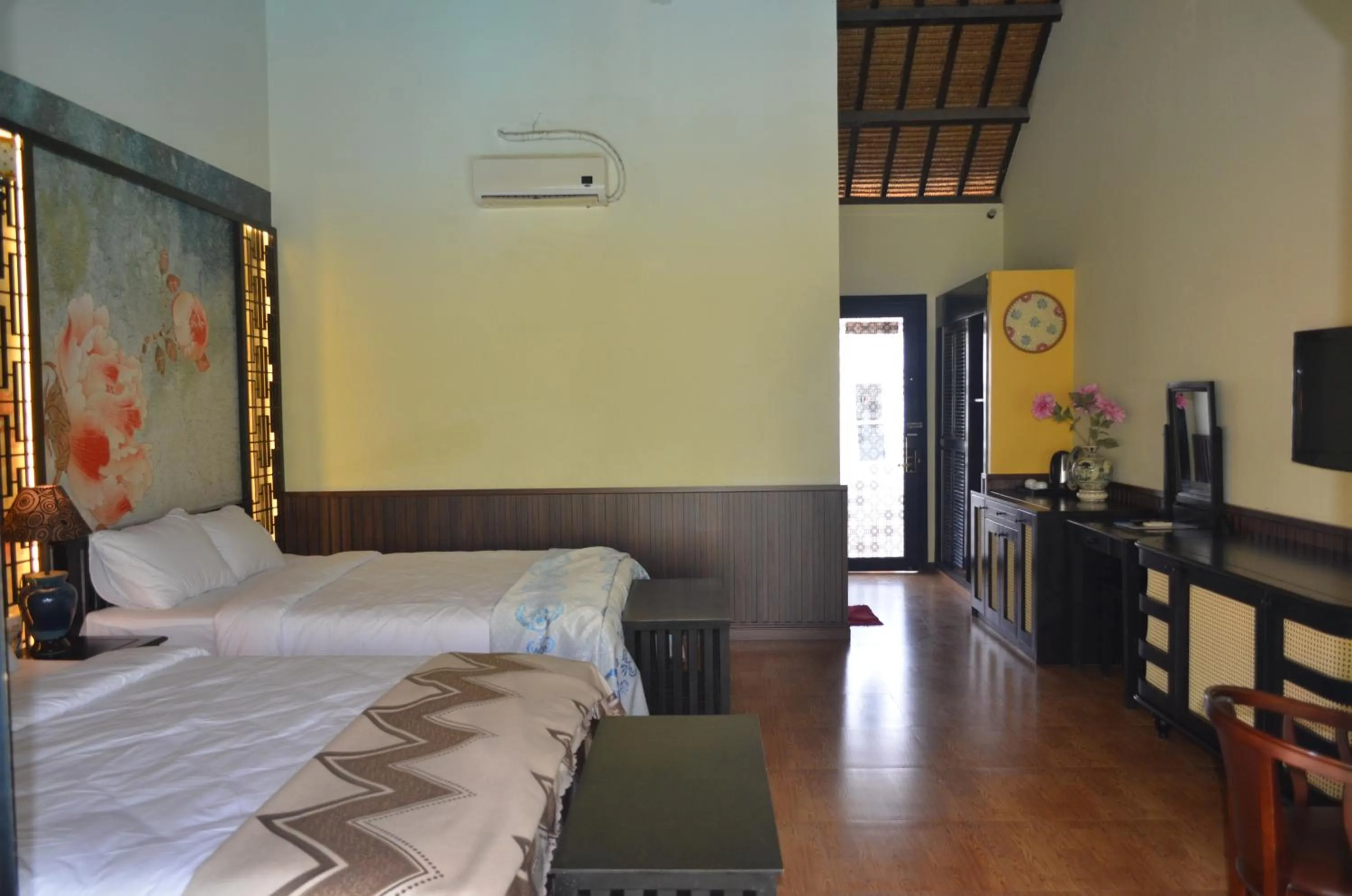 Bedroom, Bed in Rang Garden Beach Side