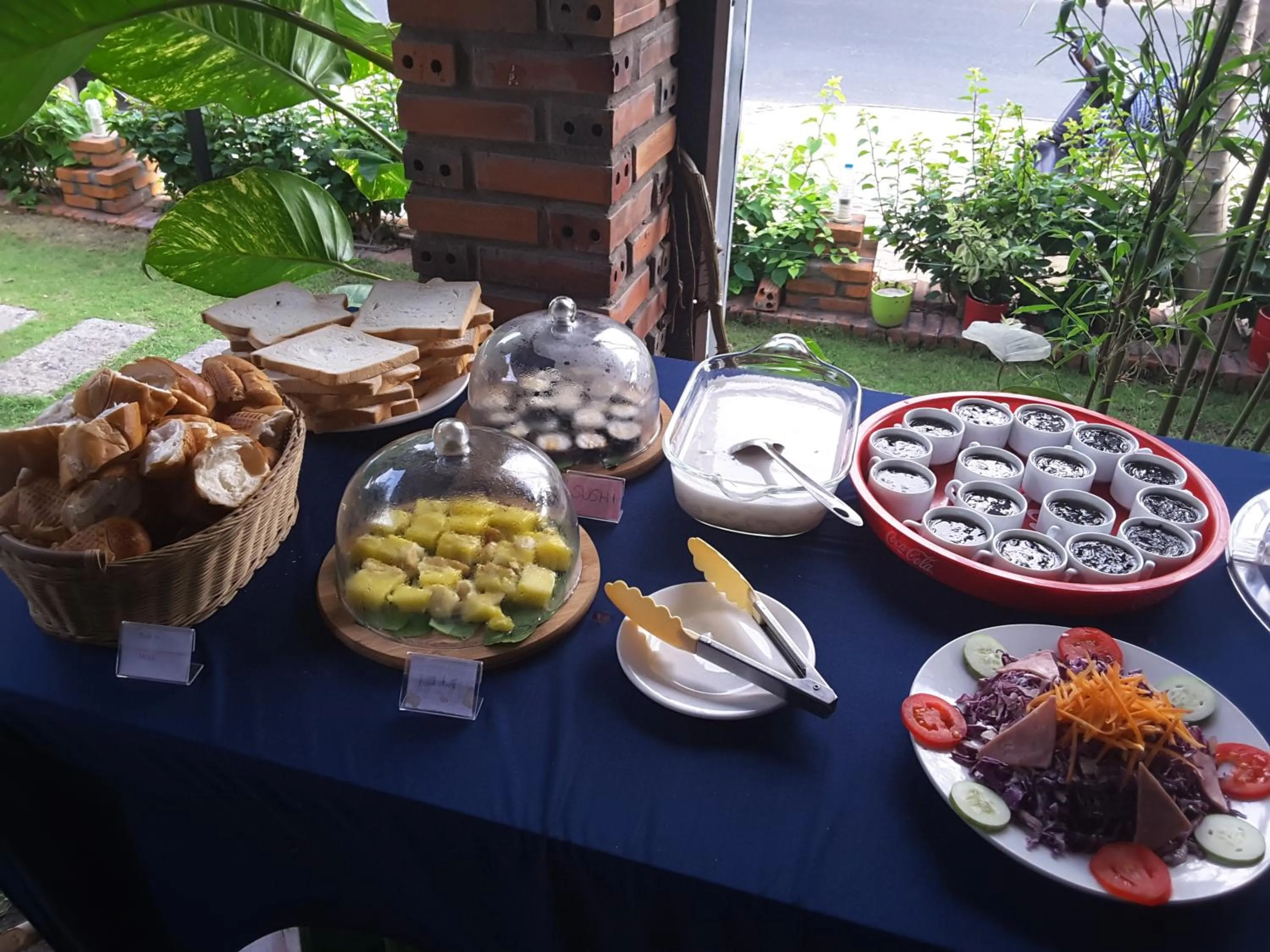 Restaurant/places to eat in Rang Garden Beach Side