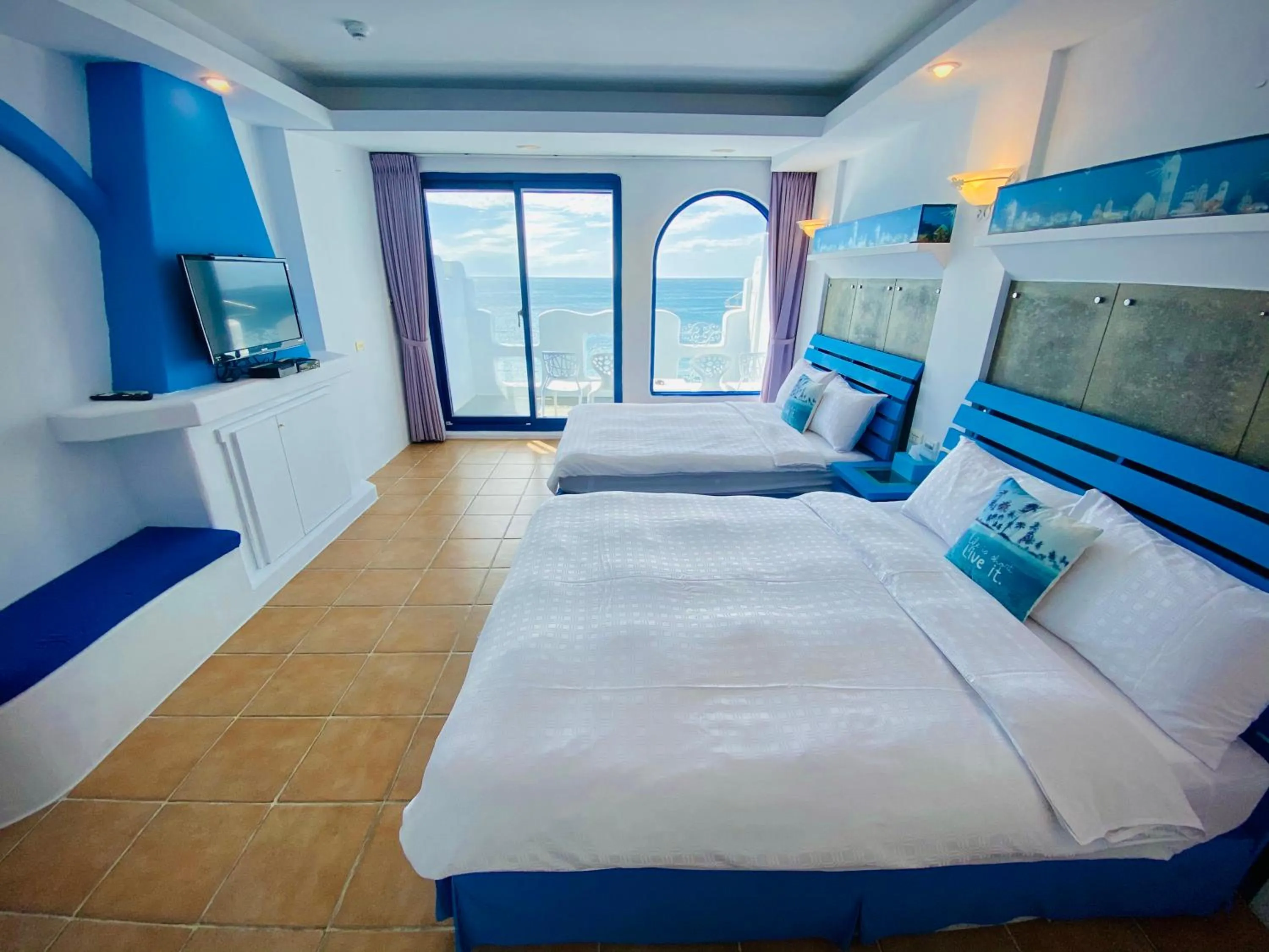 Photo of the whole room, Bed in Seyan Inn