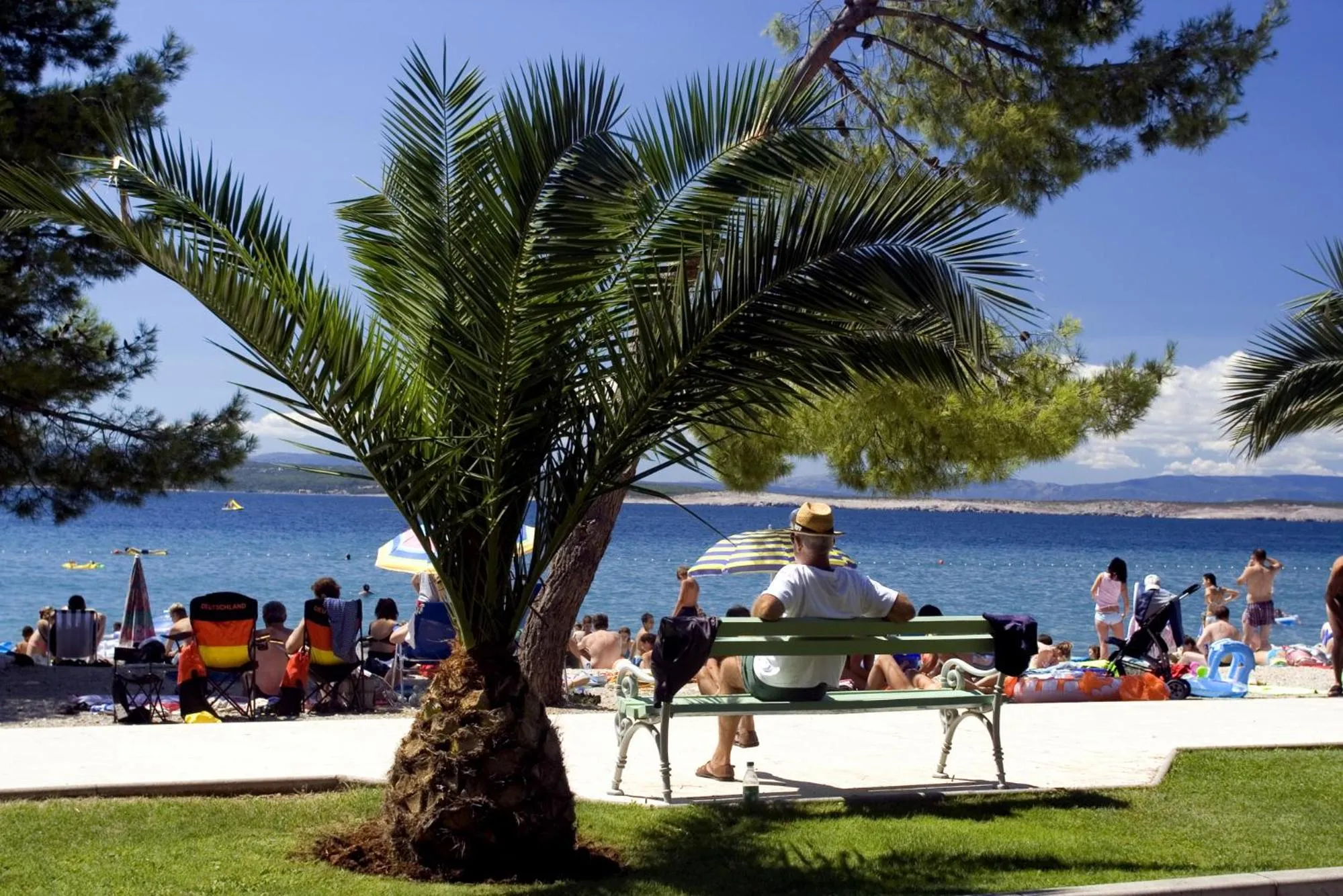 Beach in Apartments Vukic
