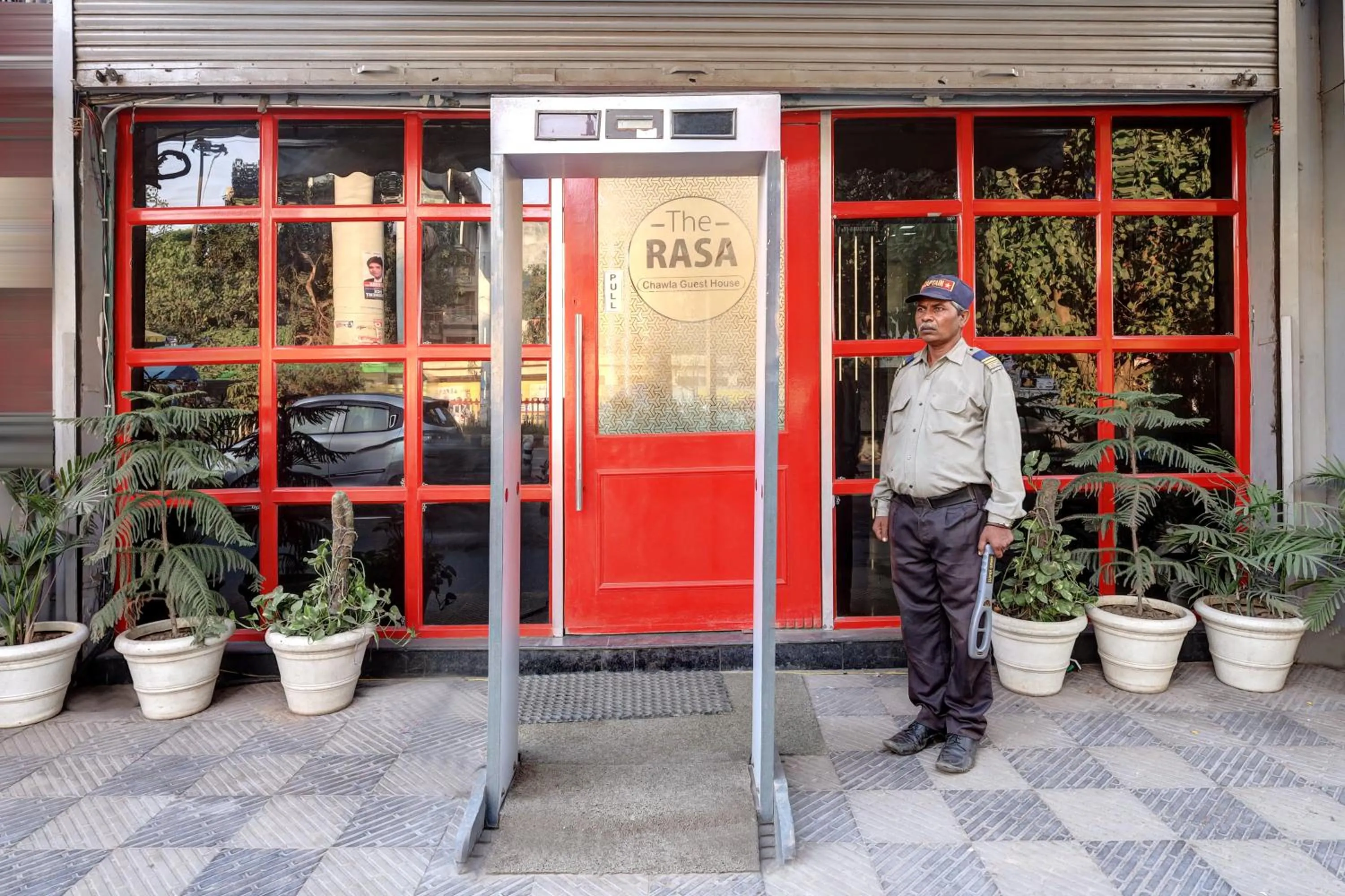 Facade/entrance in Hotel The Rasa Near Welcome Metro Station