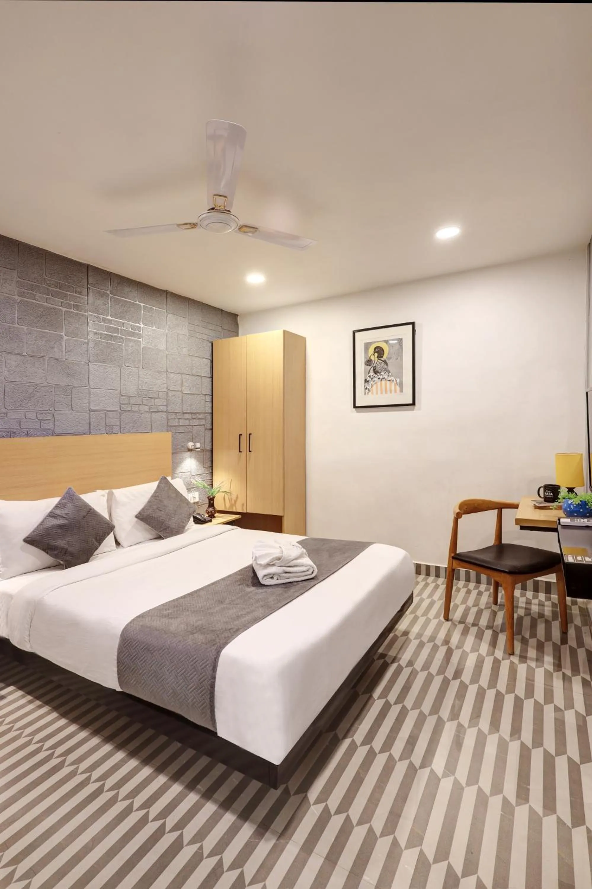 Bed in Hotel The Rasa Near Welcome Metro Station