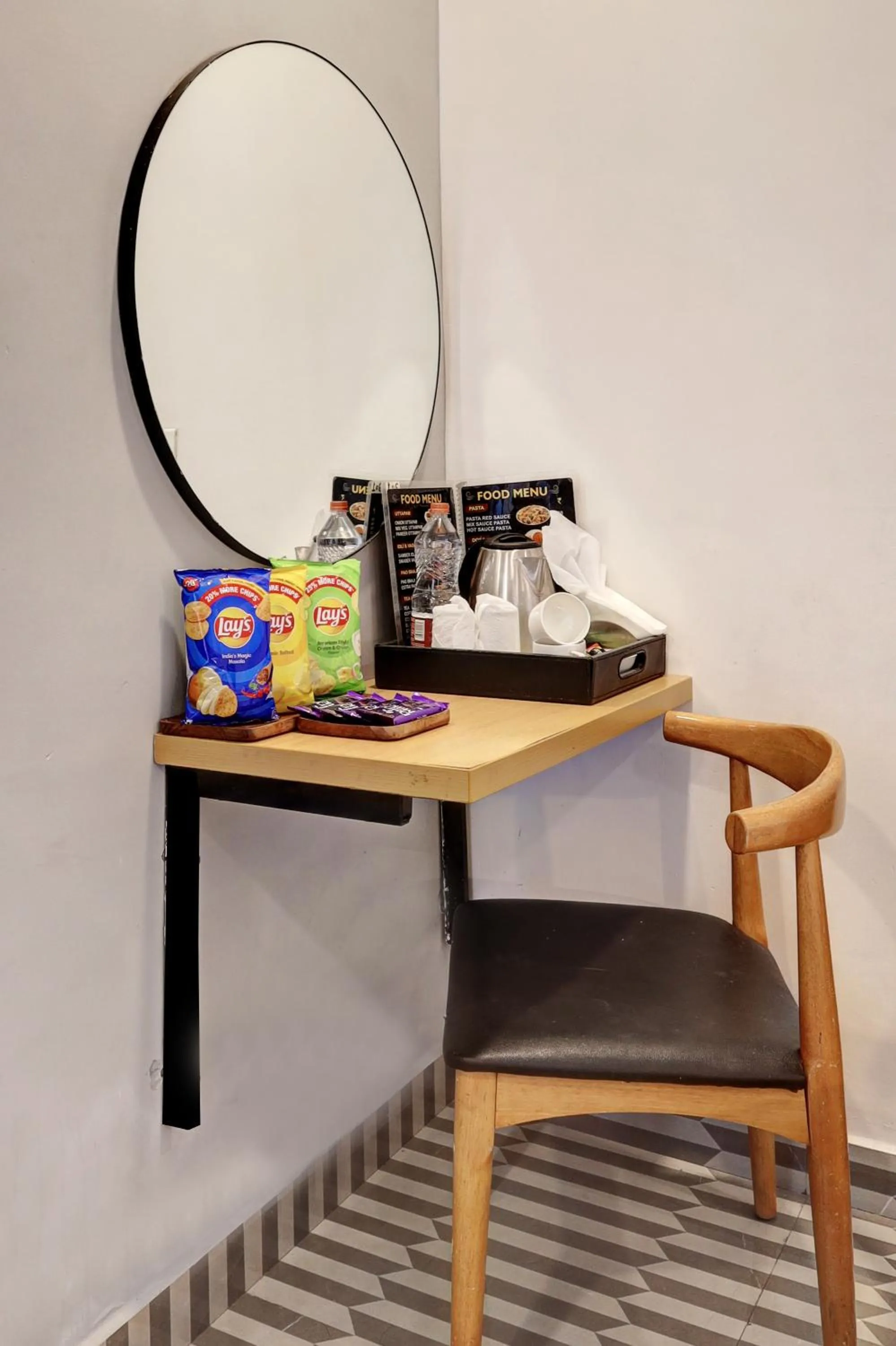 minibar in Hotel The Rasa Near Welcome Metro Station