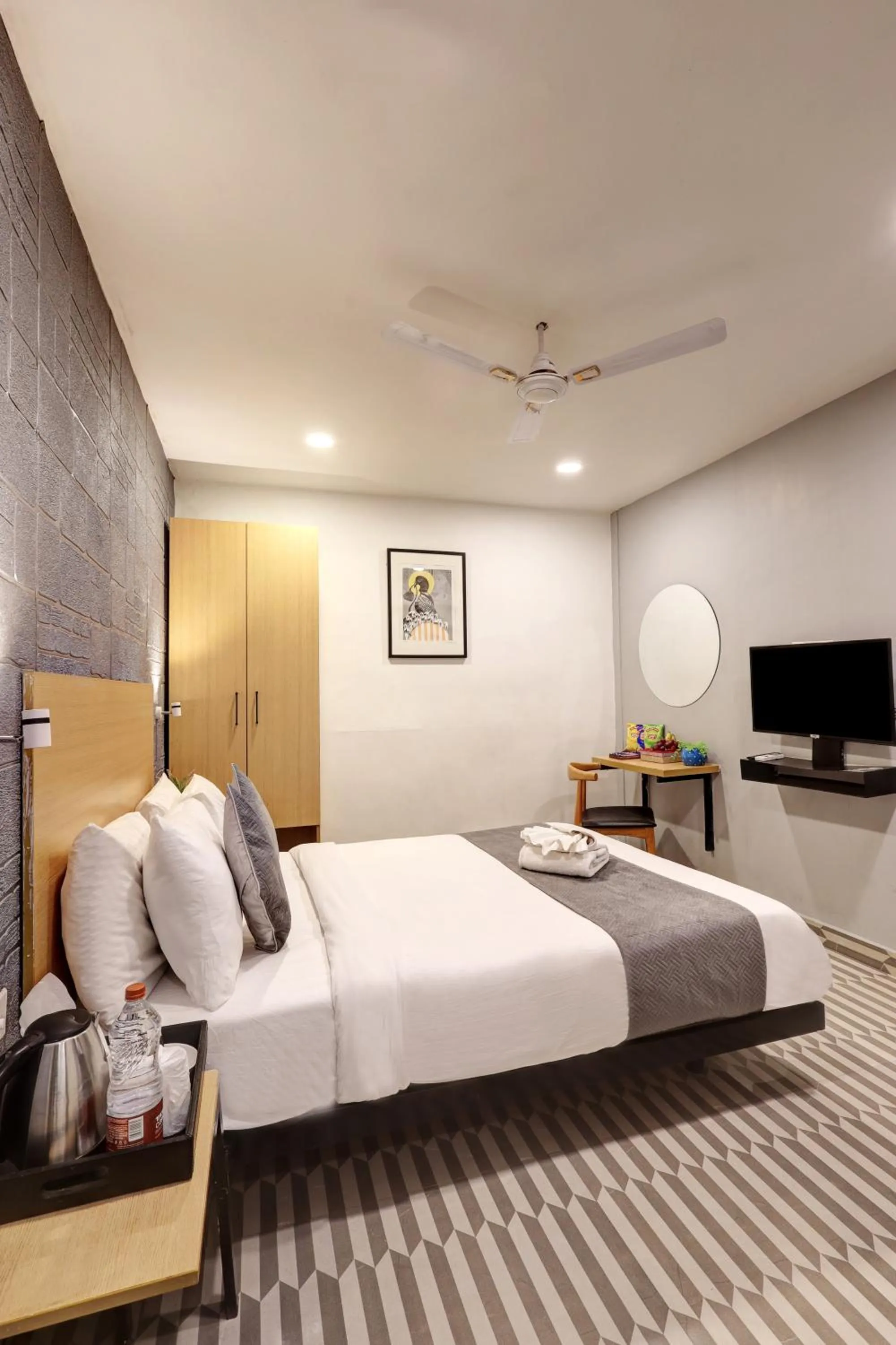 Bed in Hotel The Rasa Near Welcome Metro Station