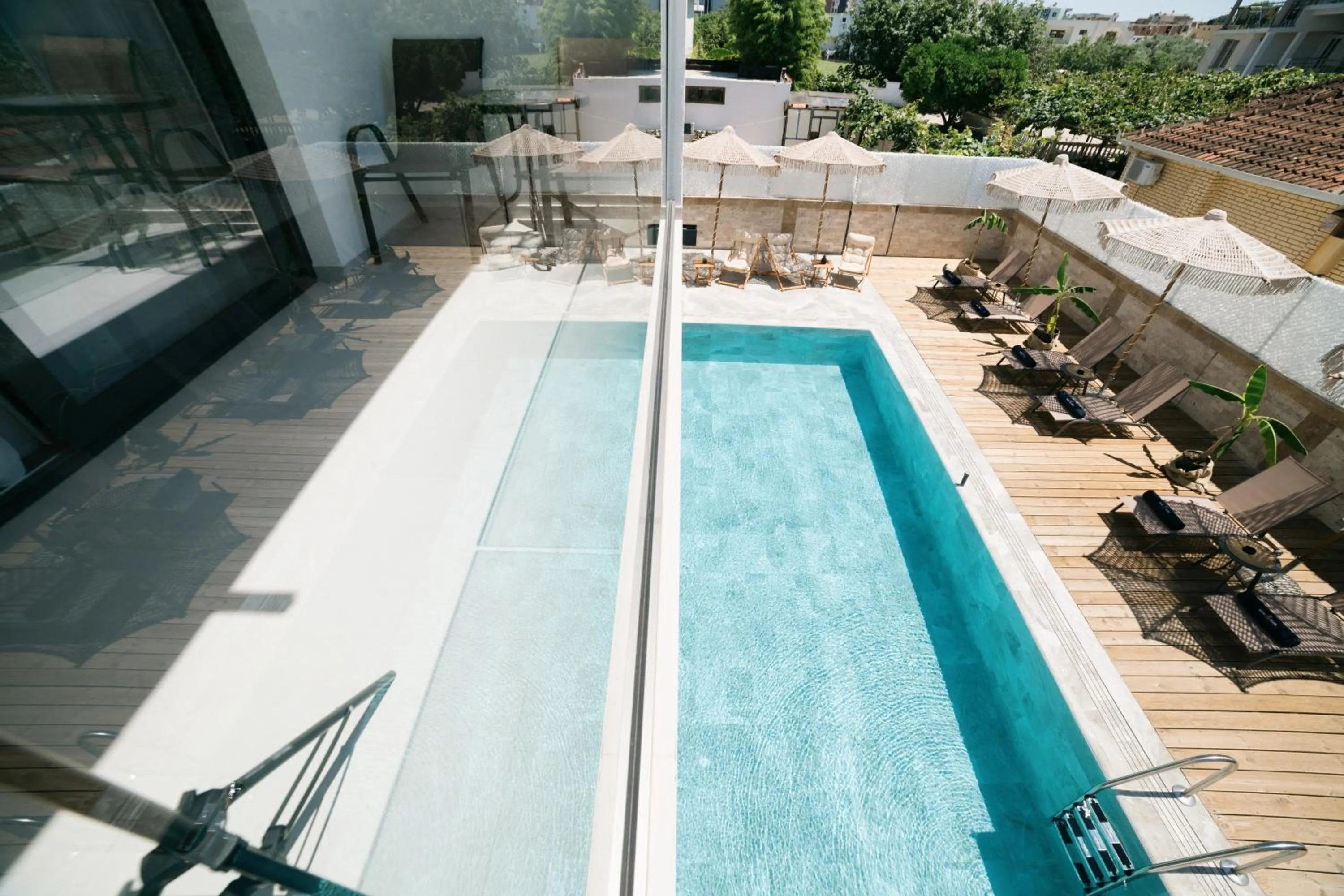Pool view in Hotel Teuta