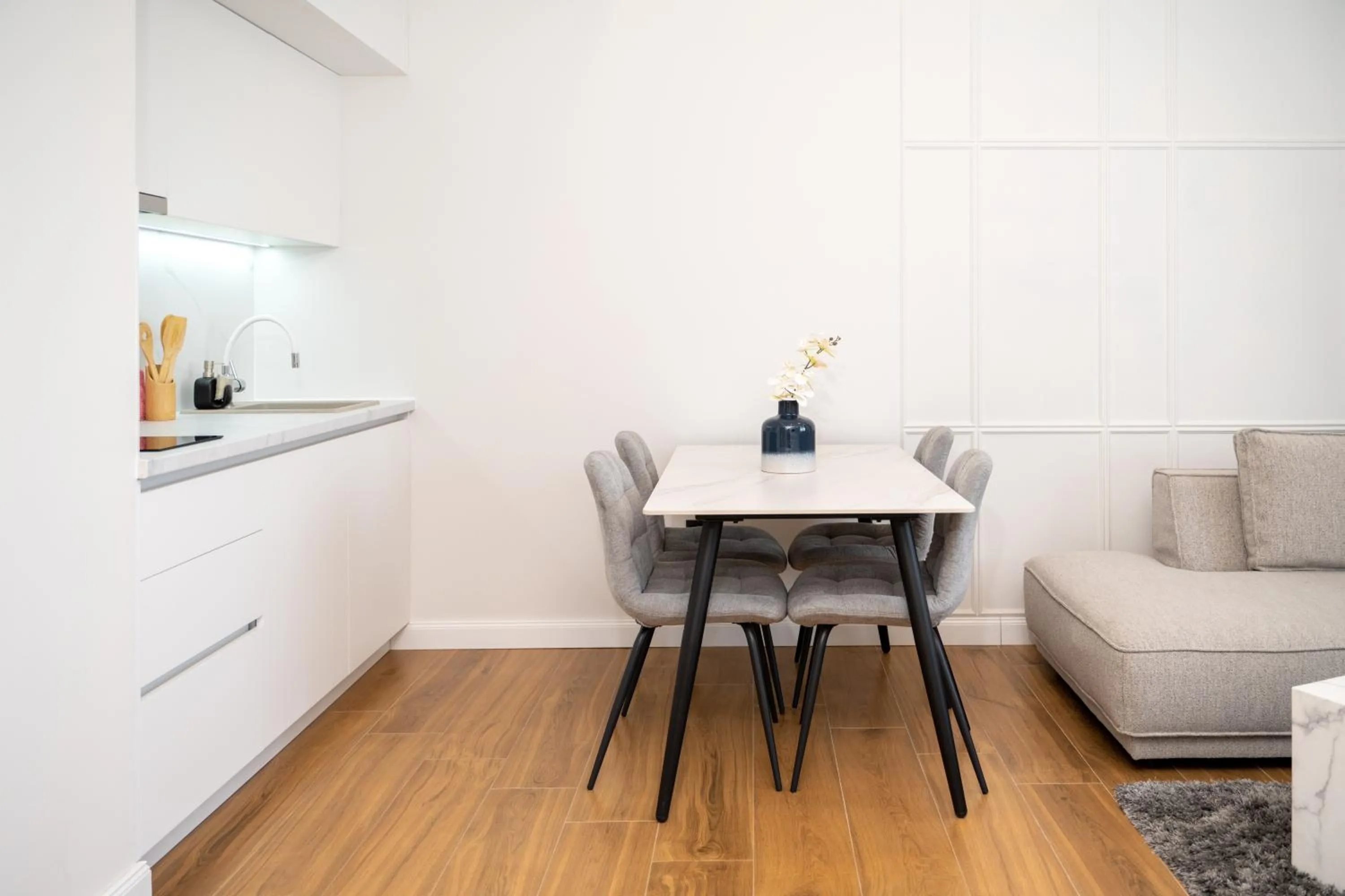 Kitchen or kitchenette in Hotel Teuta