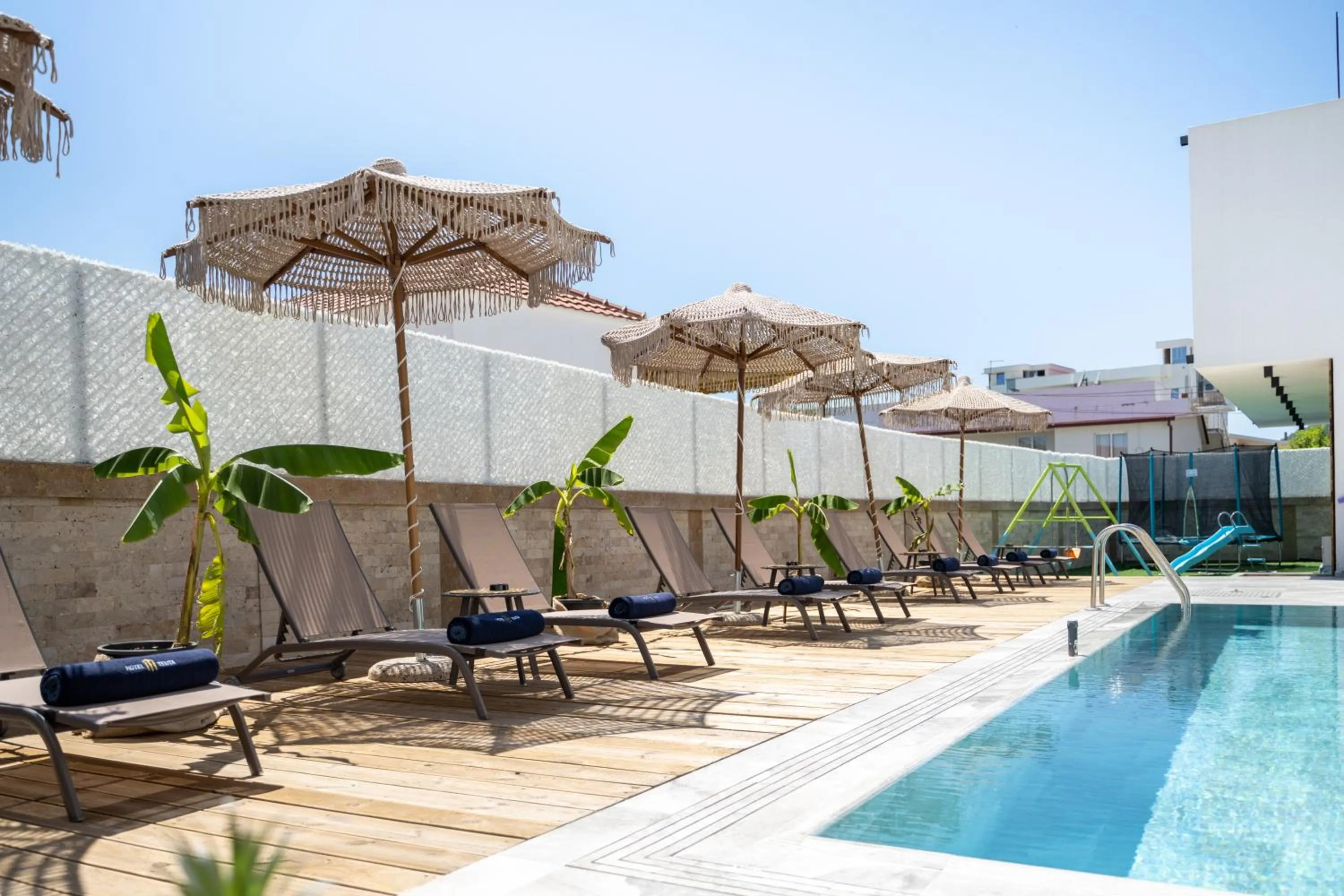 Pool view in Hotel Teuta