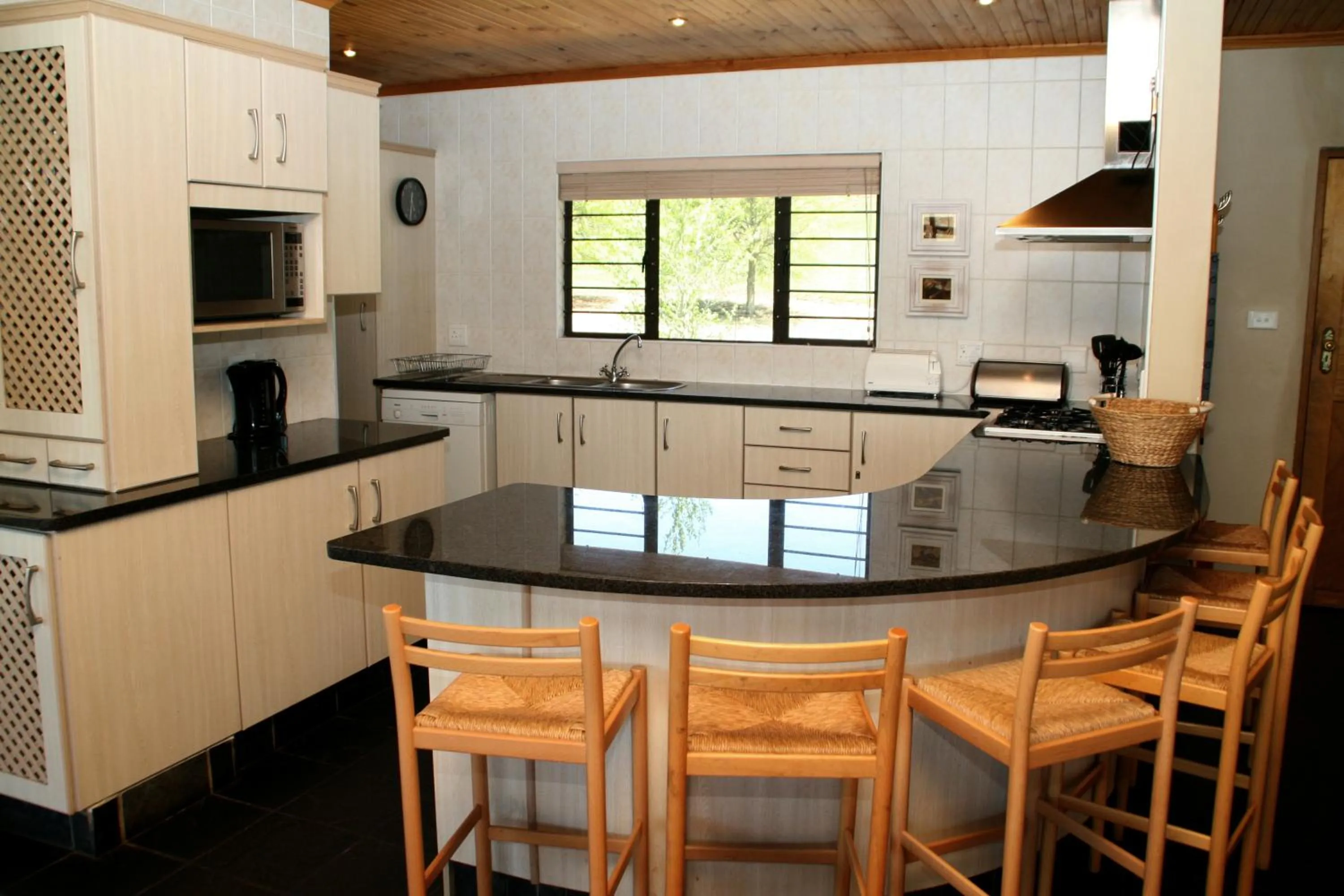 Kitchen or kitchenette in Sani Valley Nature Lodges