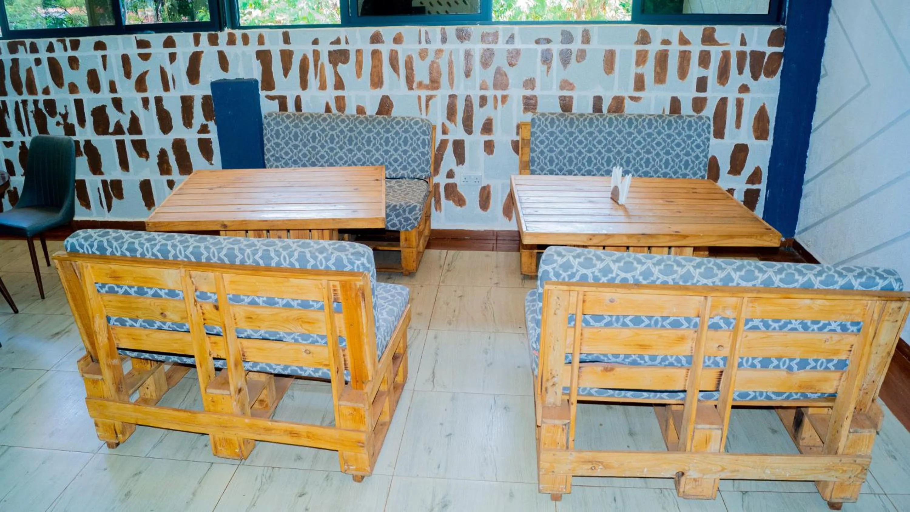 Restaurant/places to eat in The Candela Hotel