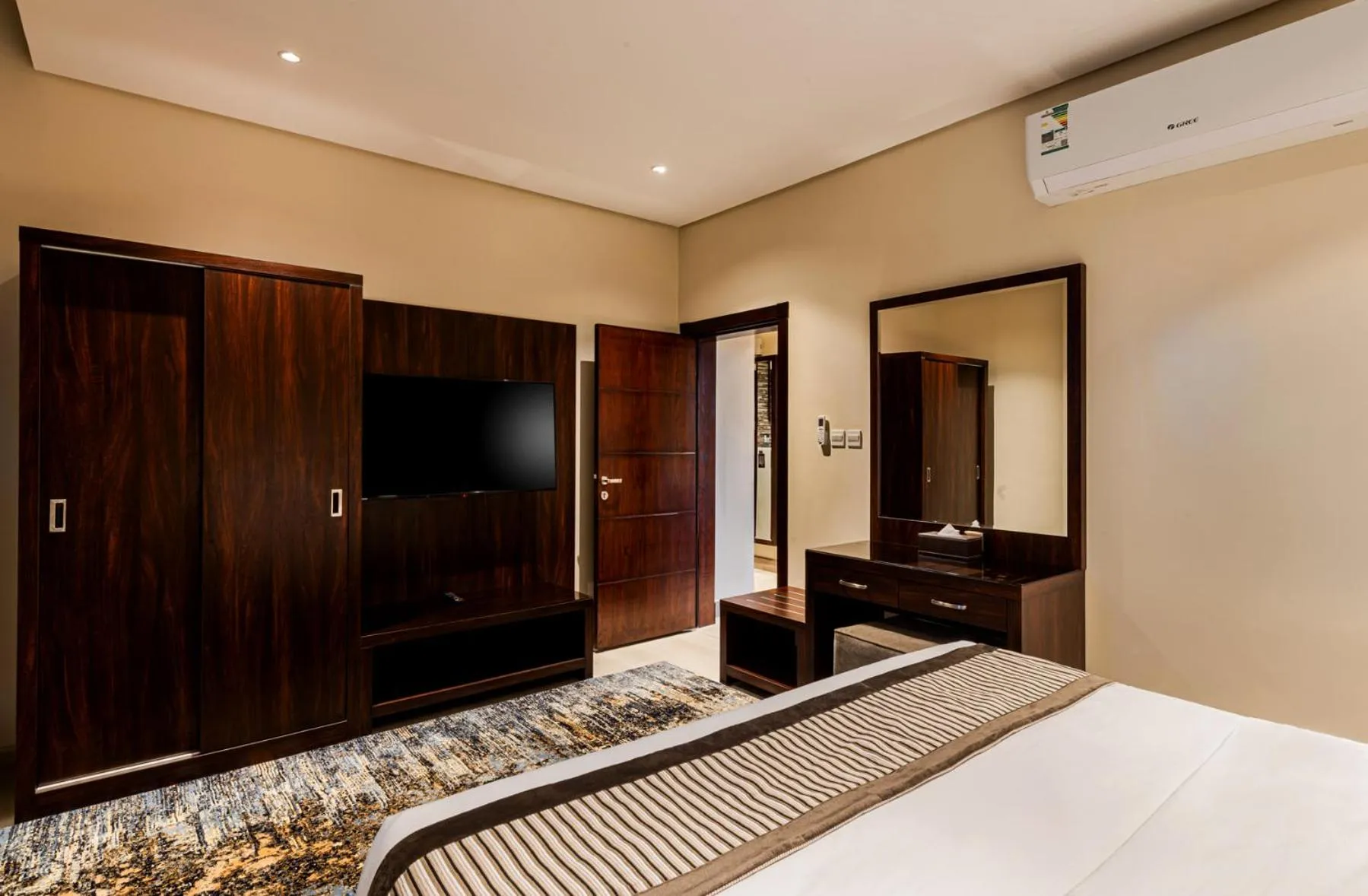 Bedroom, Bed in Beach View Hotel