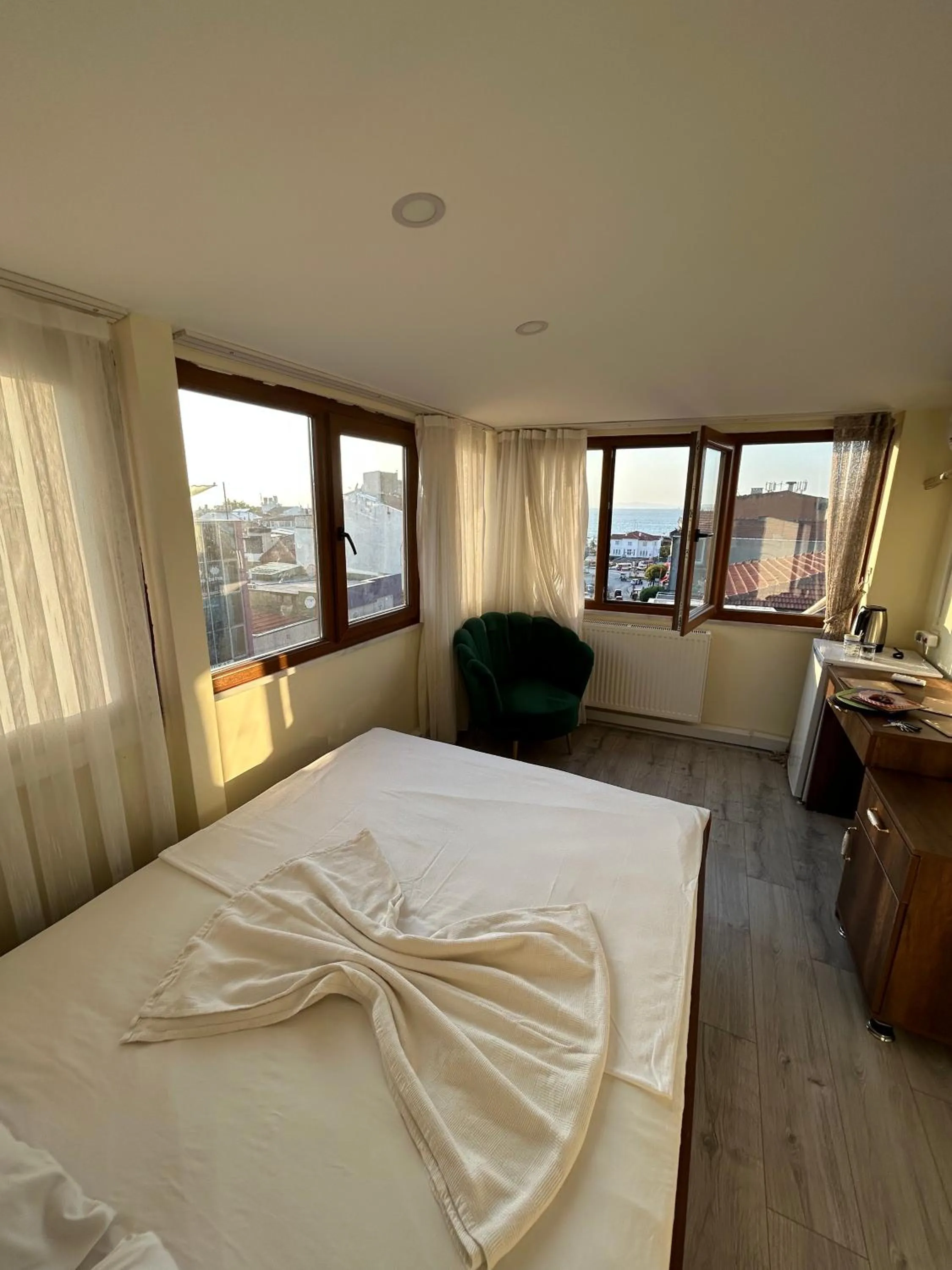 Bed in NAVAL HOTEL YALOVA