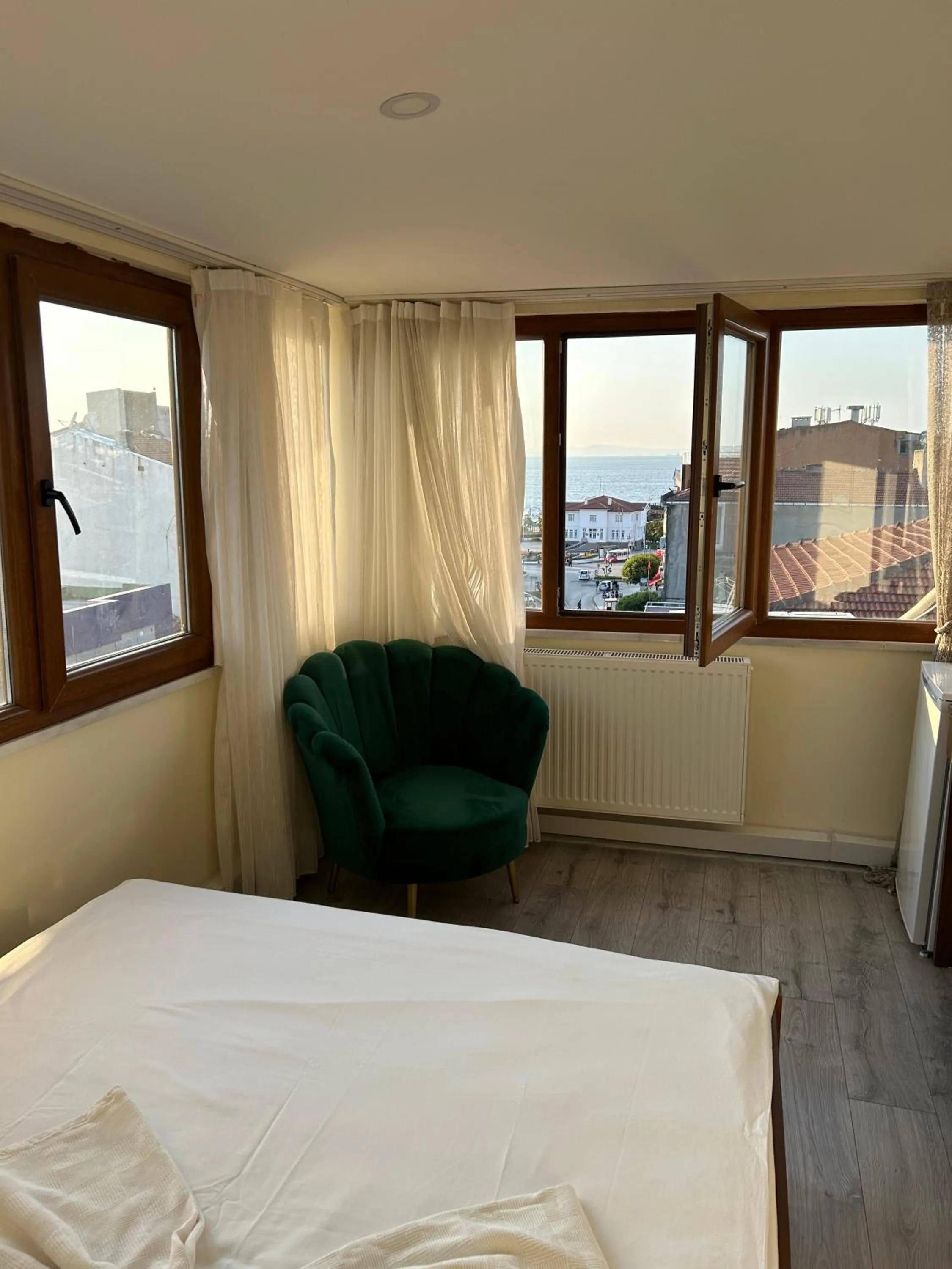 Bed in NAVAL HOTEL YALOVA