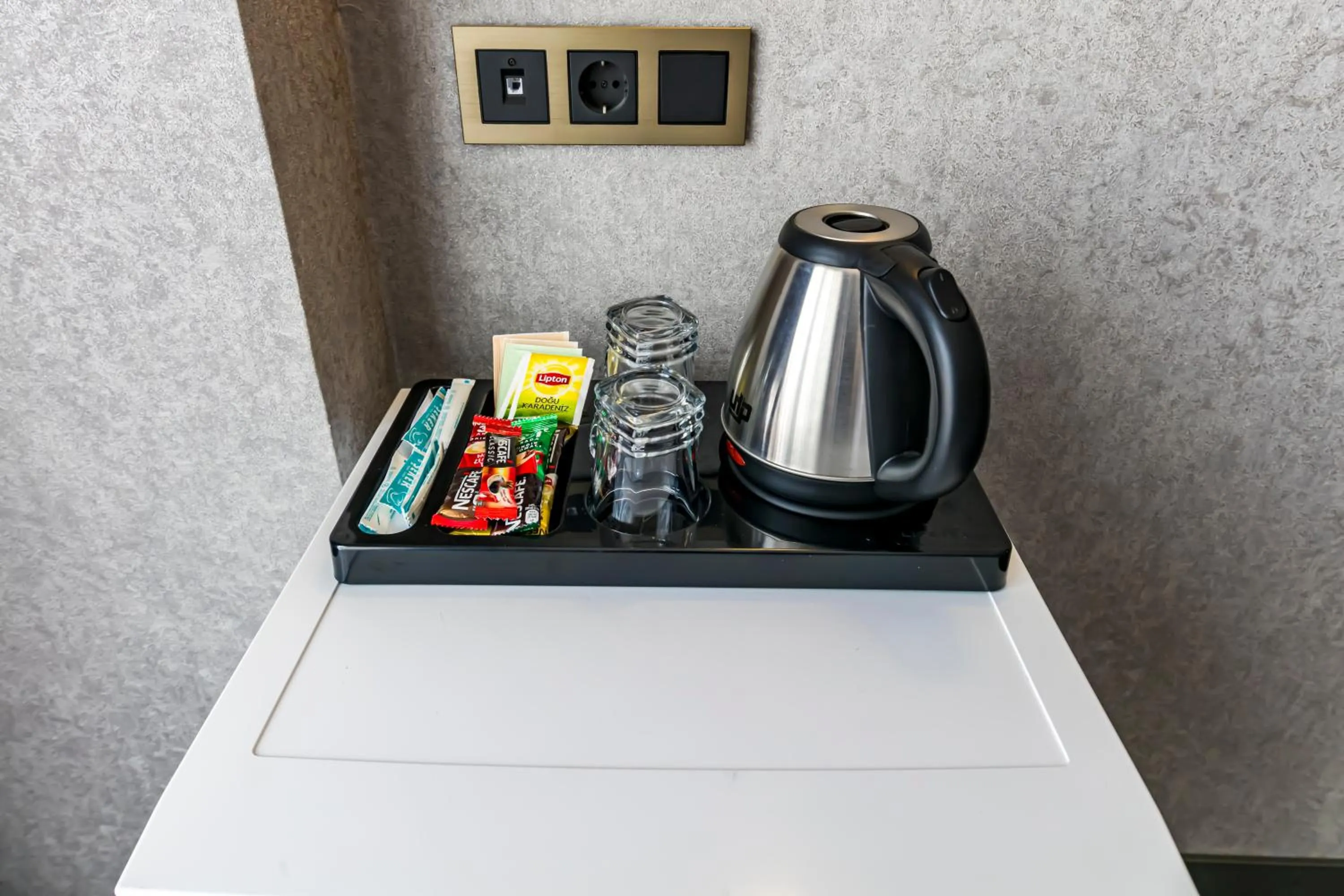 Coffee/tea facilities in Golden Bazaar hotel