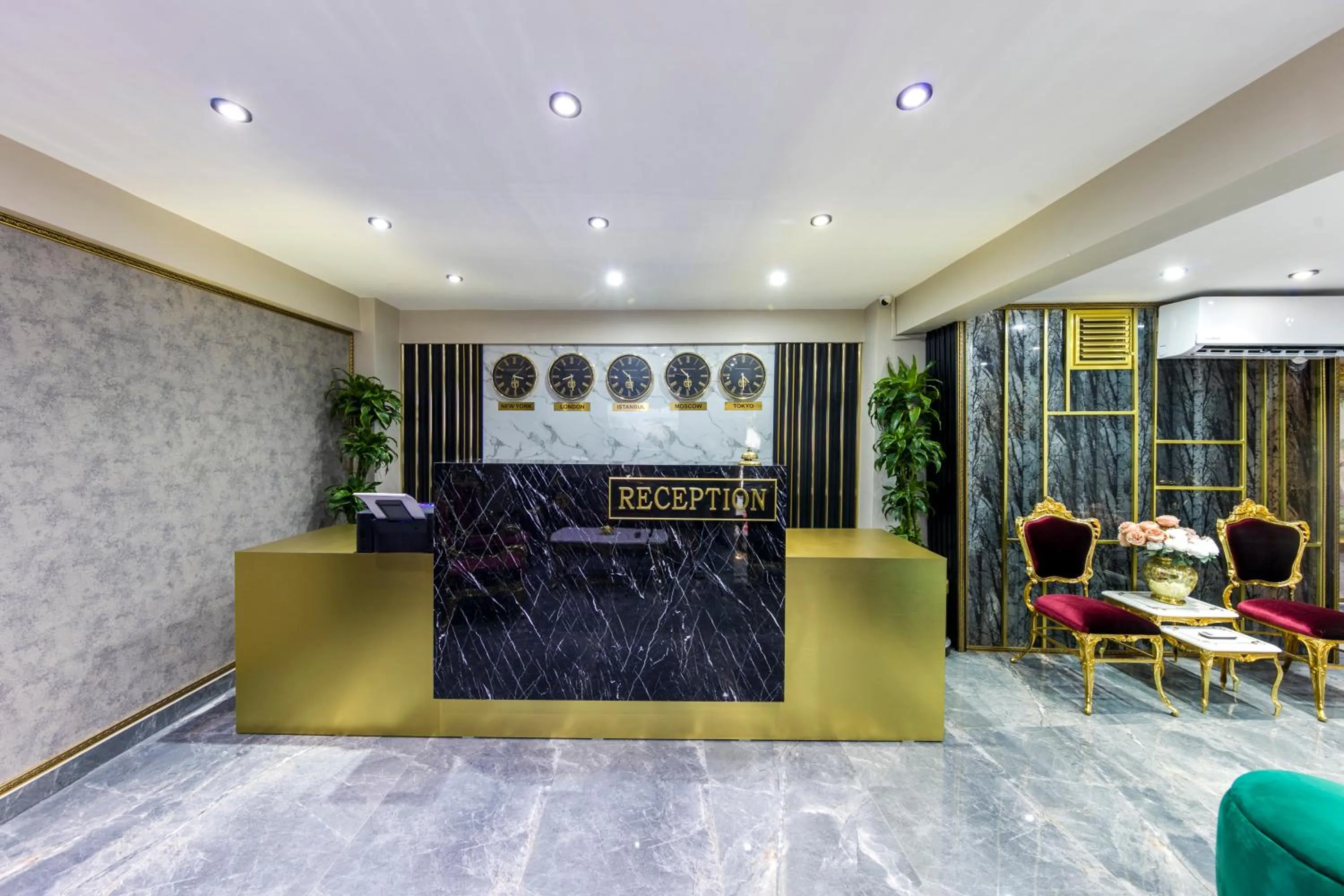 Lobby or reception in Golden Bazaar hotel