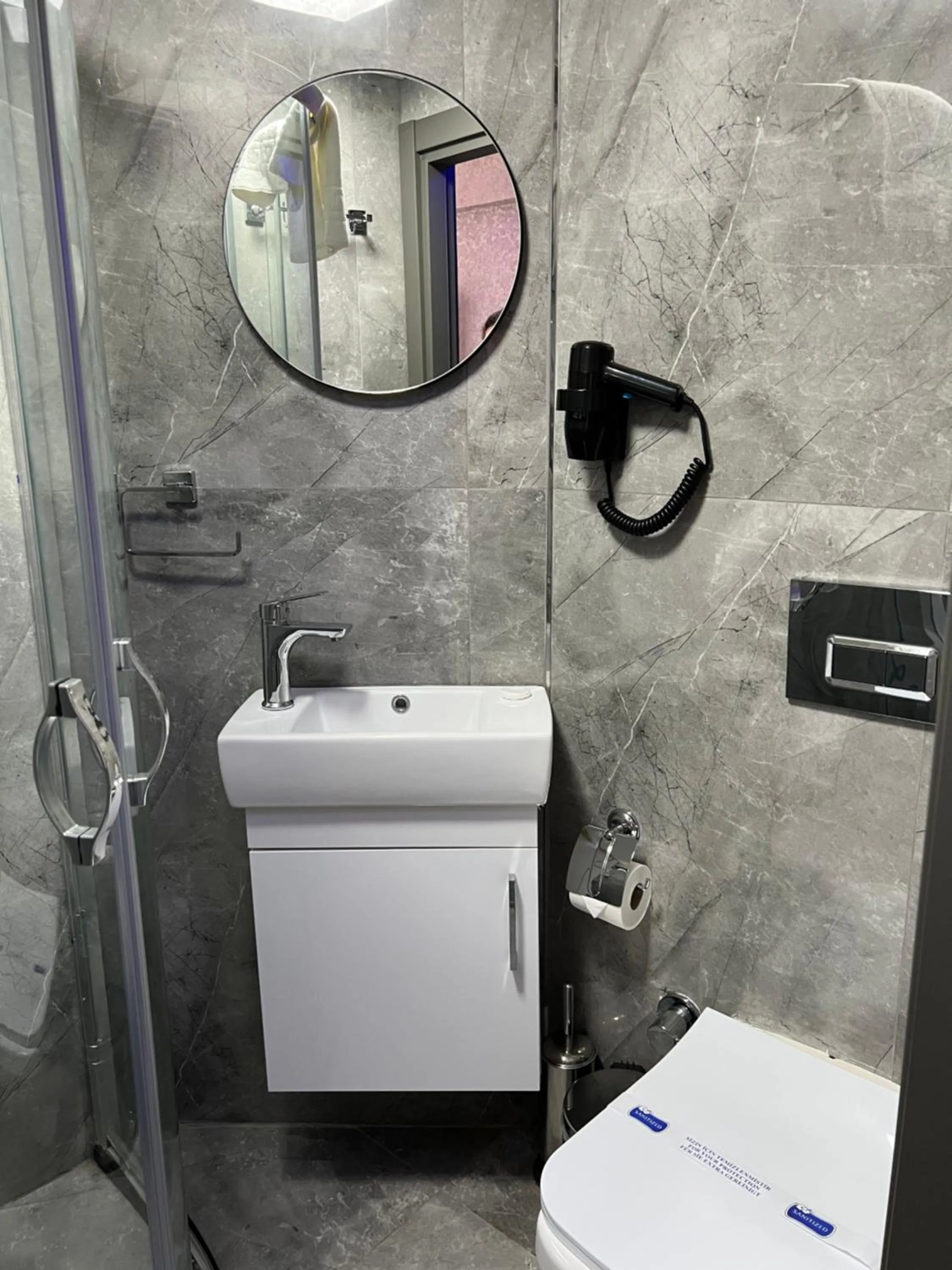 Shower in Golden Bazaar hotel