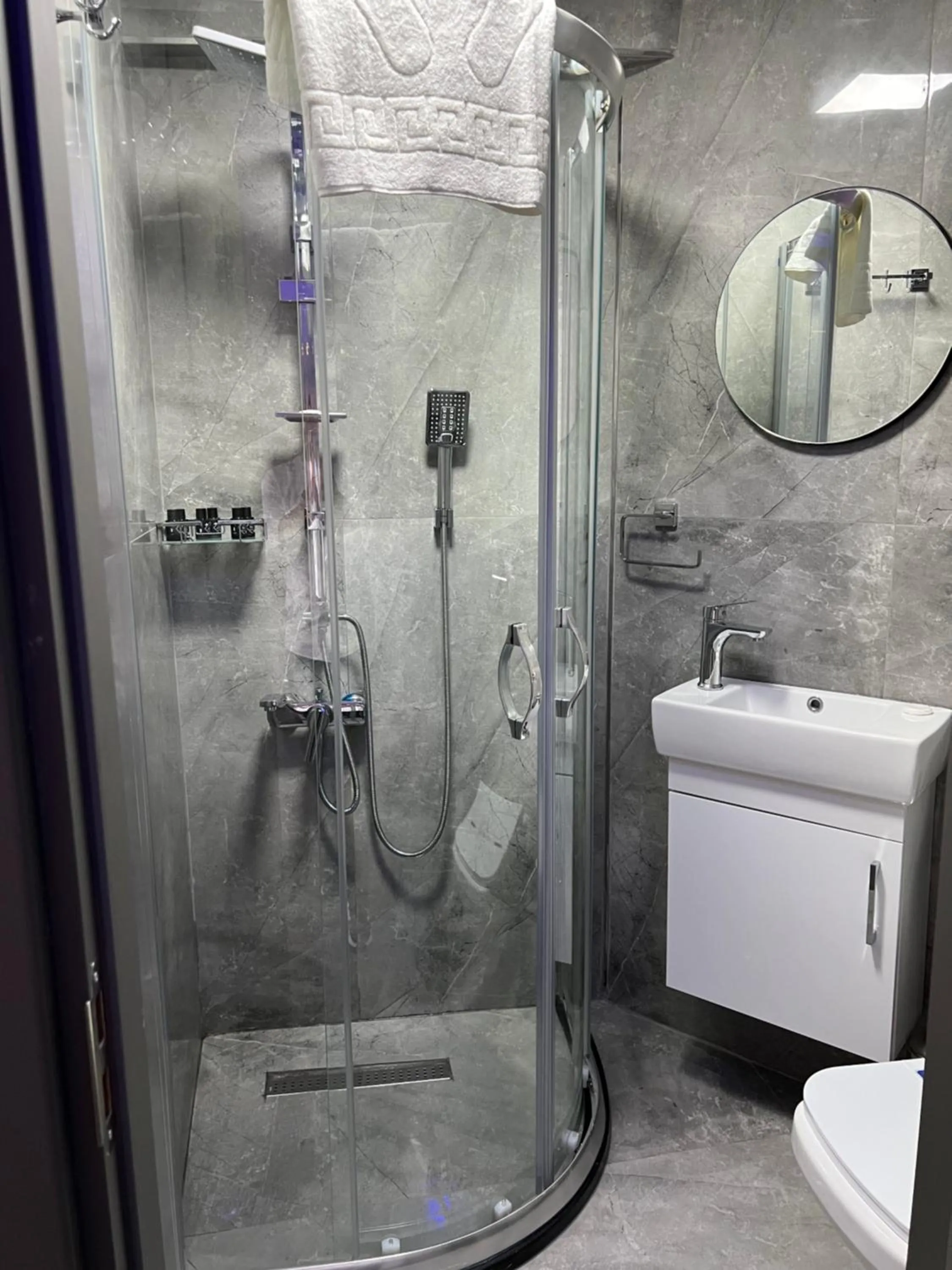 Shower in Golden Bazaar hotel