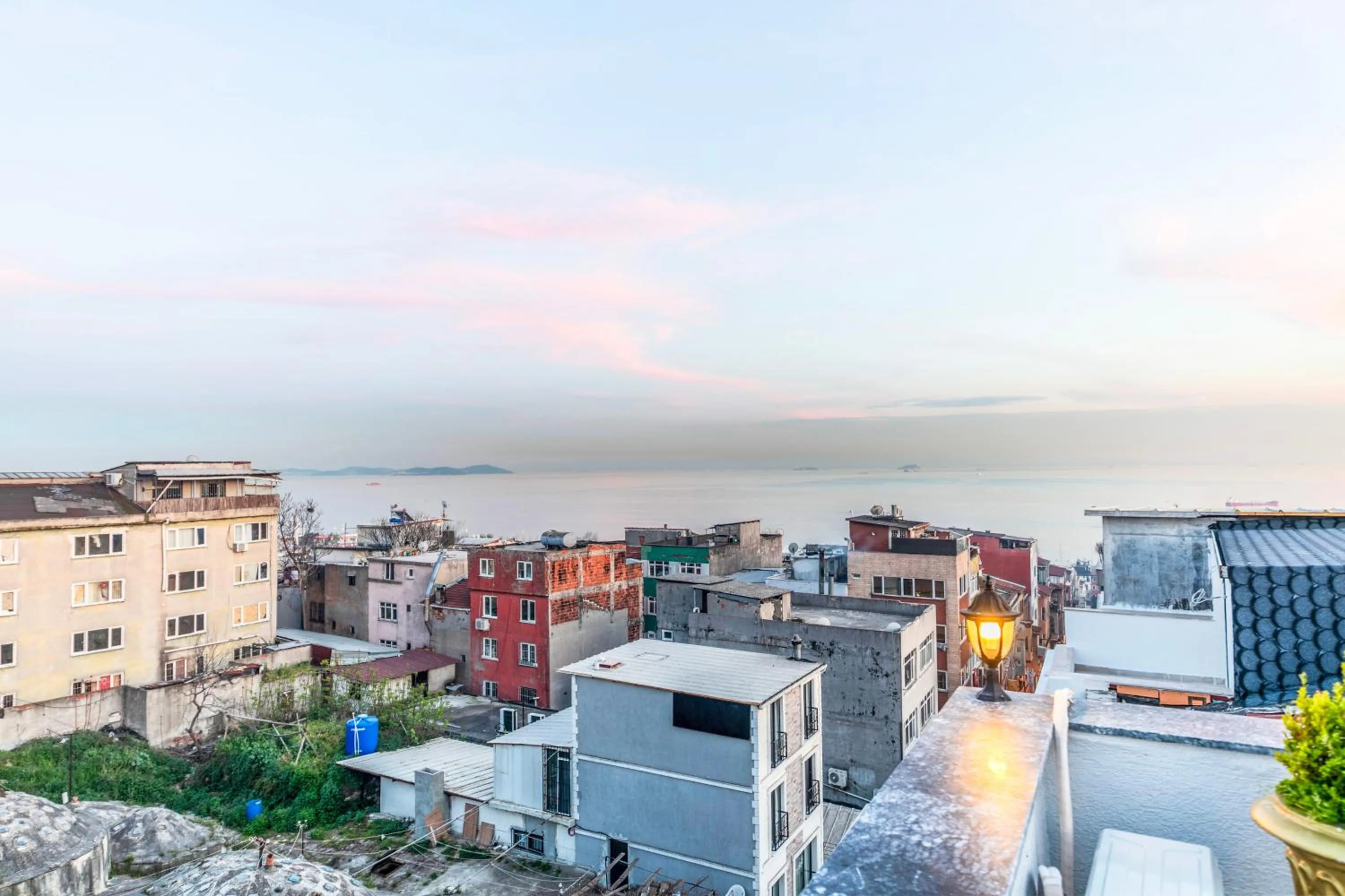 Balcony/Terrace in Golden Bazaar hotel