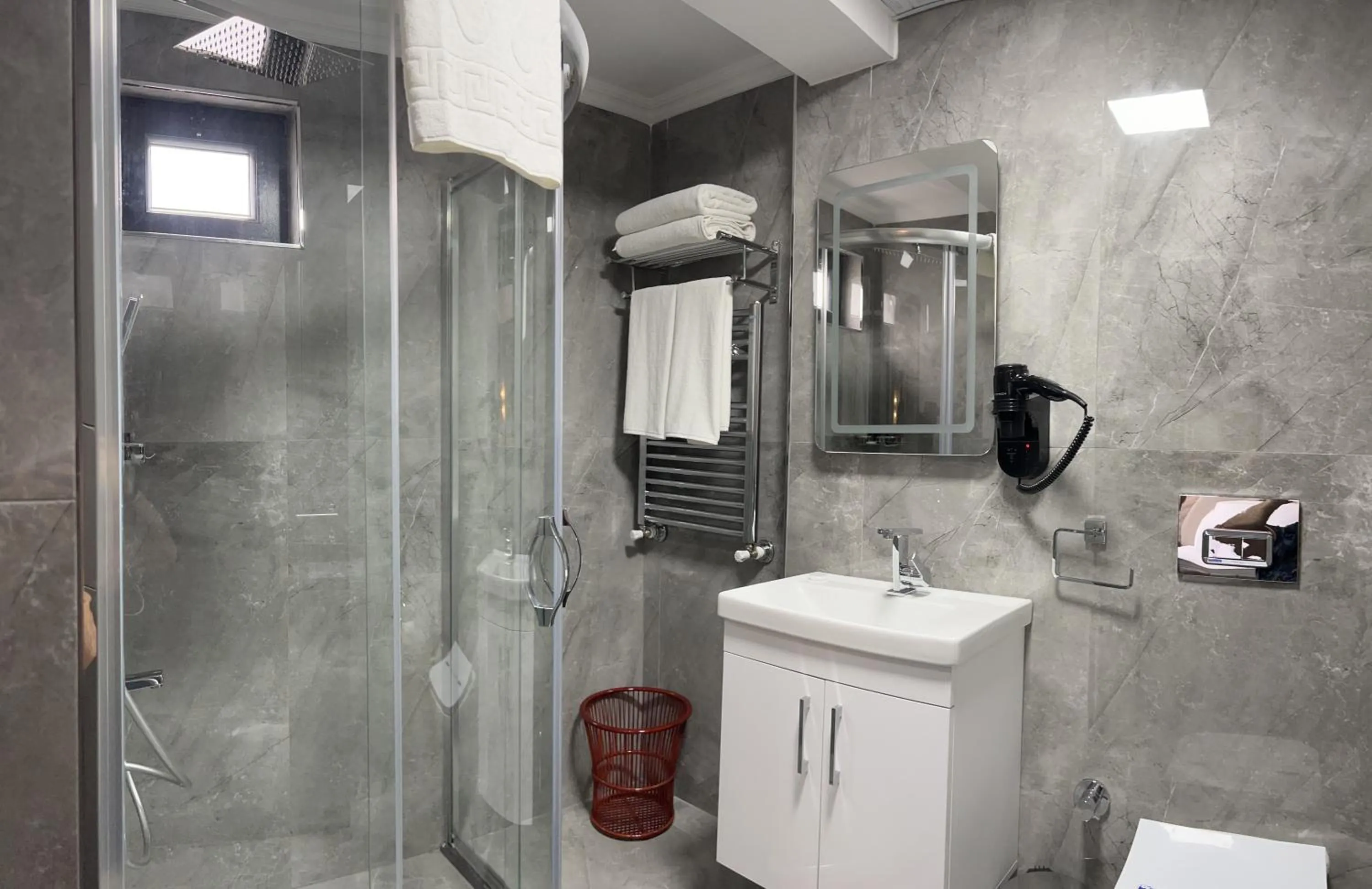 Shower in Golden Bazaar hotel