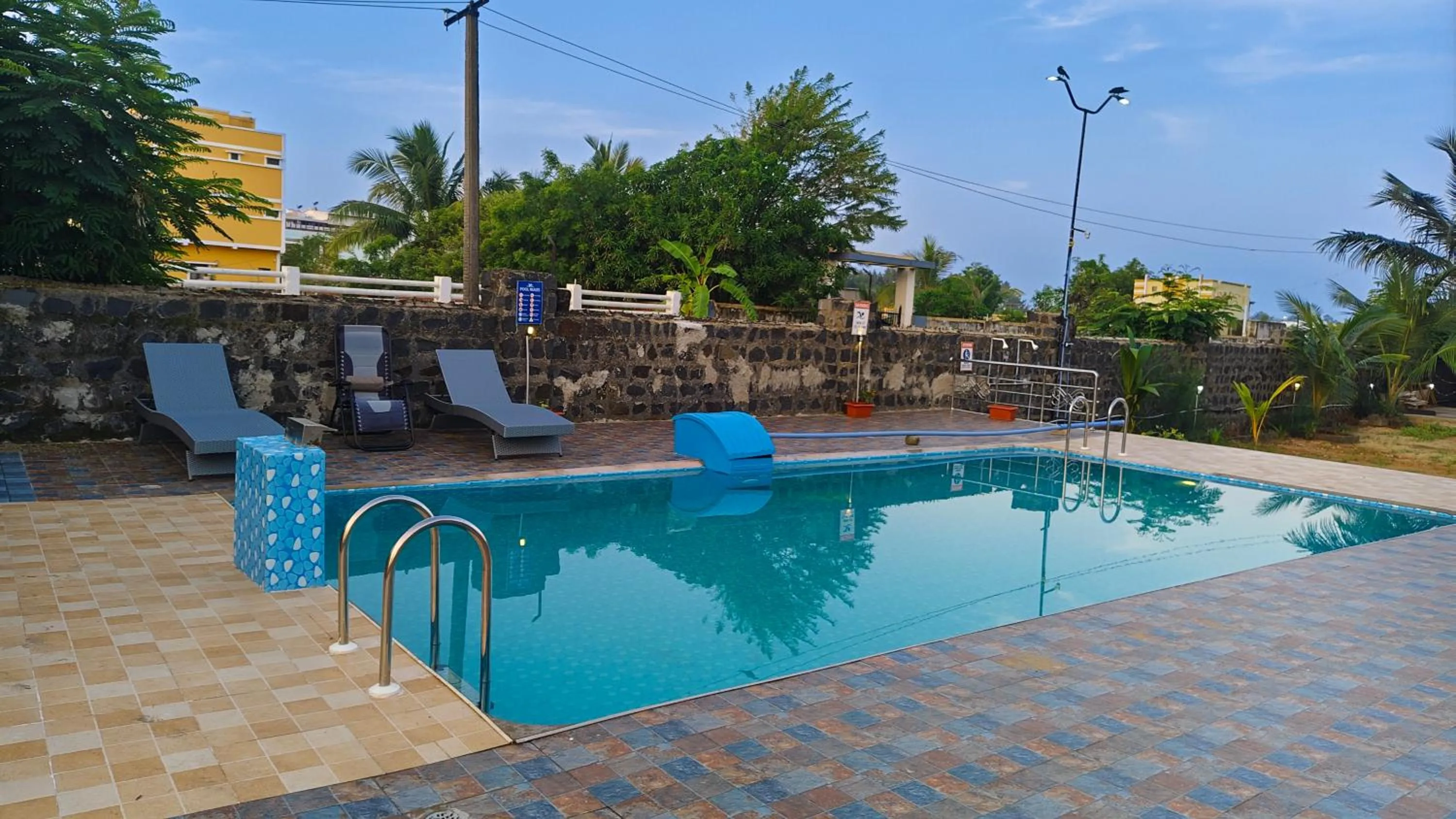 Swimming pool in Chan Beach Resort & Hotel