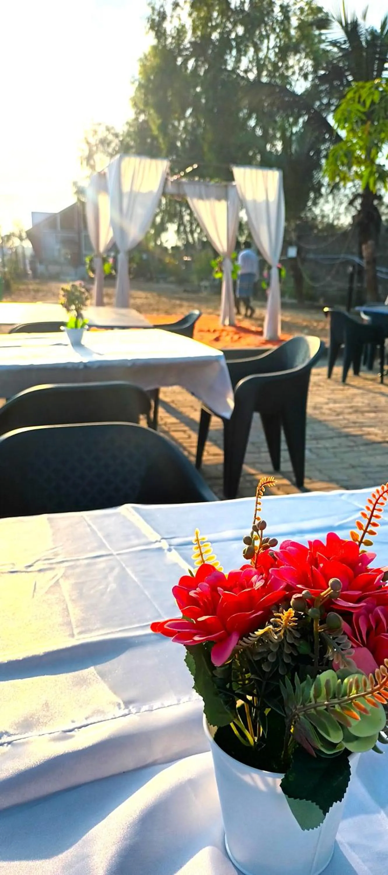 Restaurant/places to eat in Chan Beach Resort & Hotel