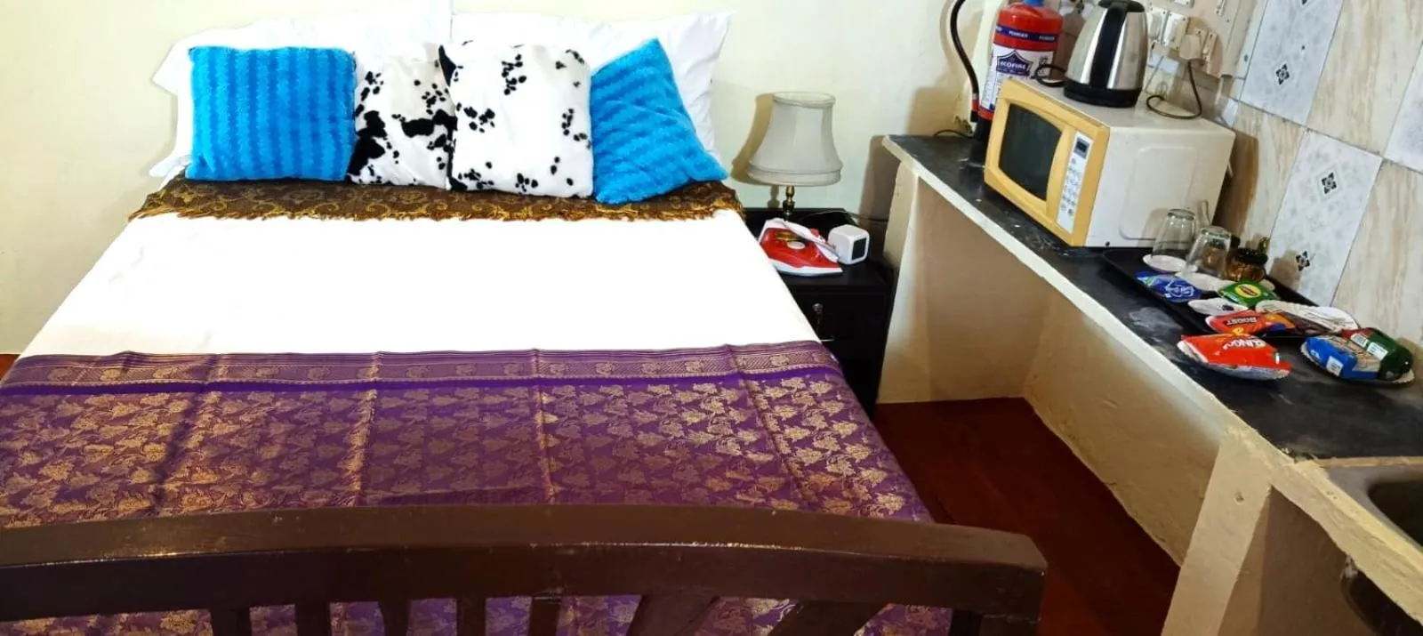 Coffee/tea facilities, Bed in Chan Beach Resort & Hotel