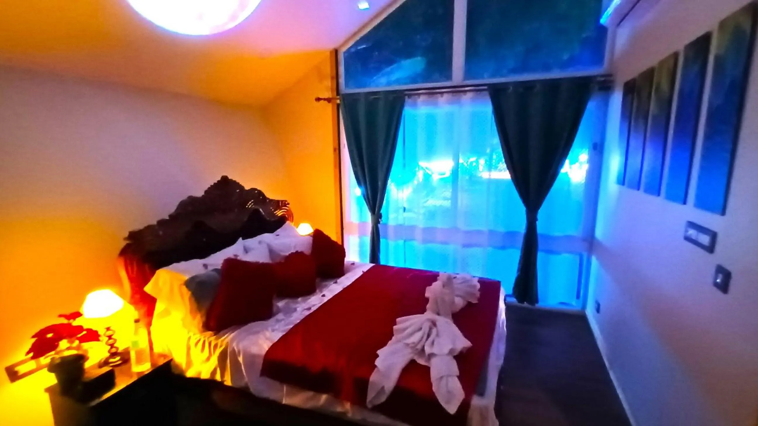 Photo of the whole room, Bed in Chan Beach Resort & Hotel