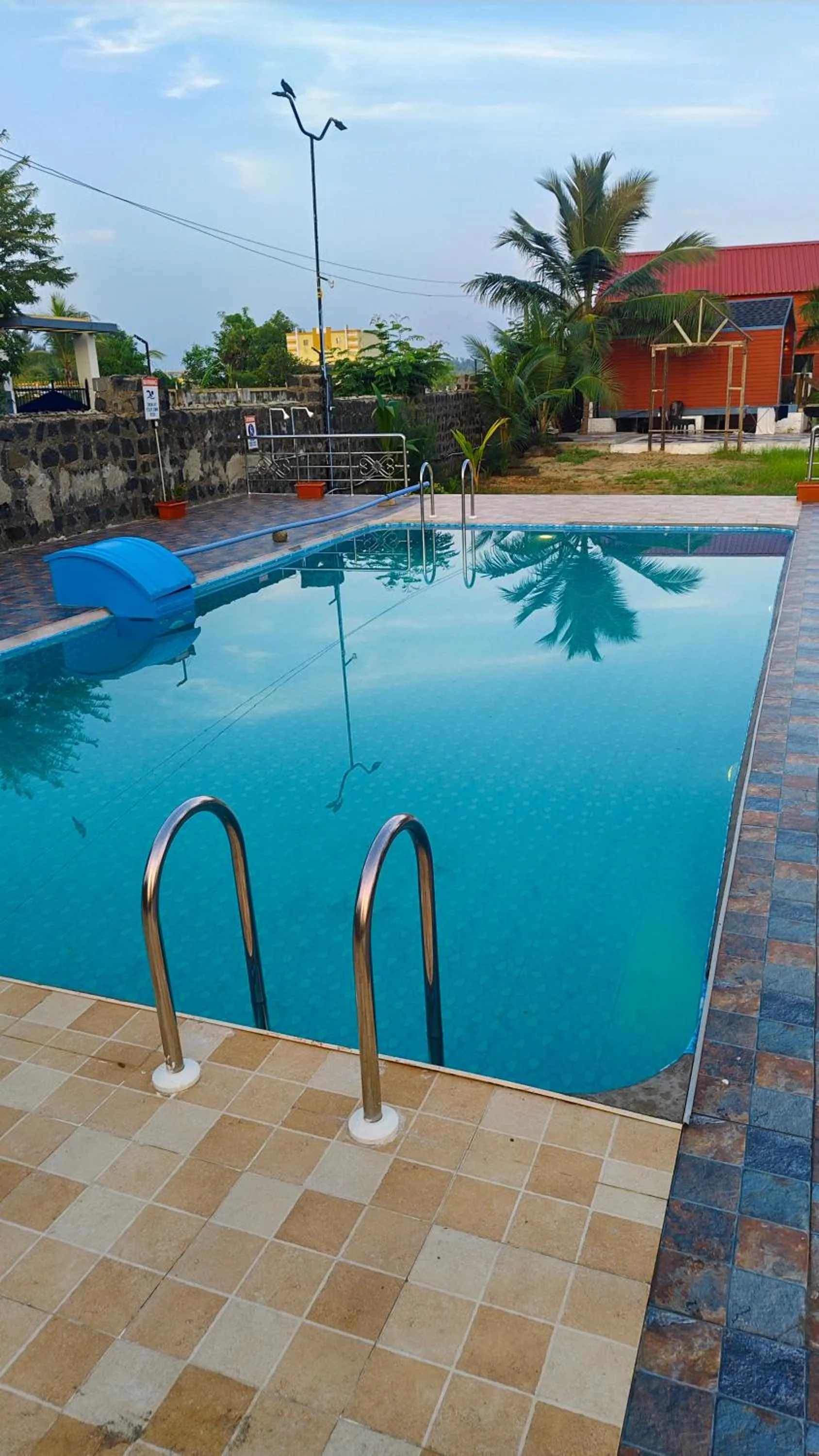 Swimming pool in Chan Beach Resort & Hotel