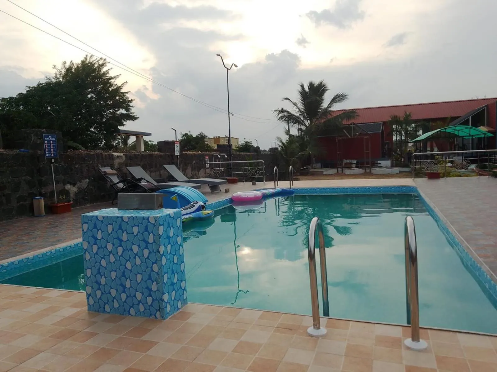 Pool view in Chan Beach Resort & Hotel