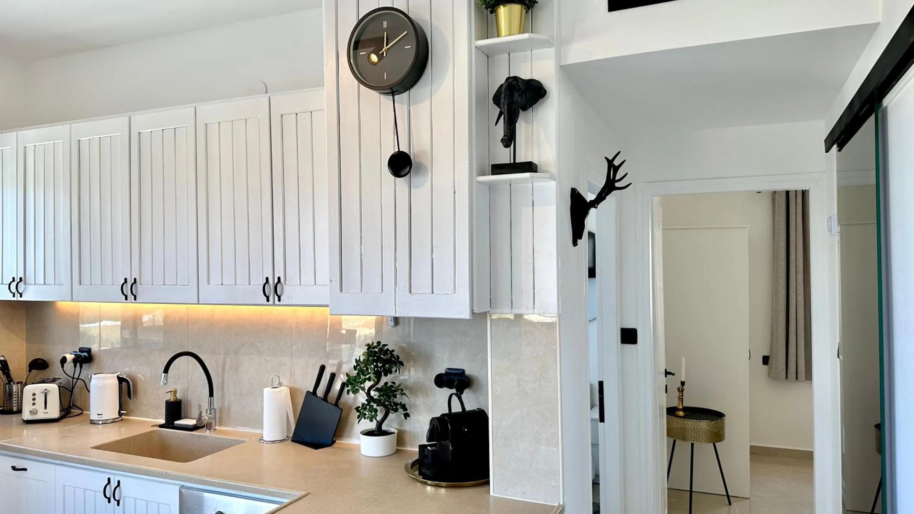 Kitchen or kitchenette in GW951 Gugel Waves Amazing Seaview Apartments