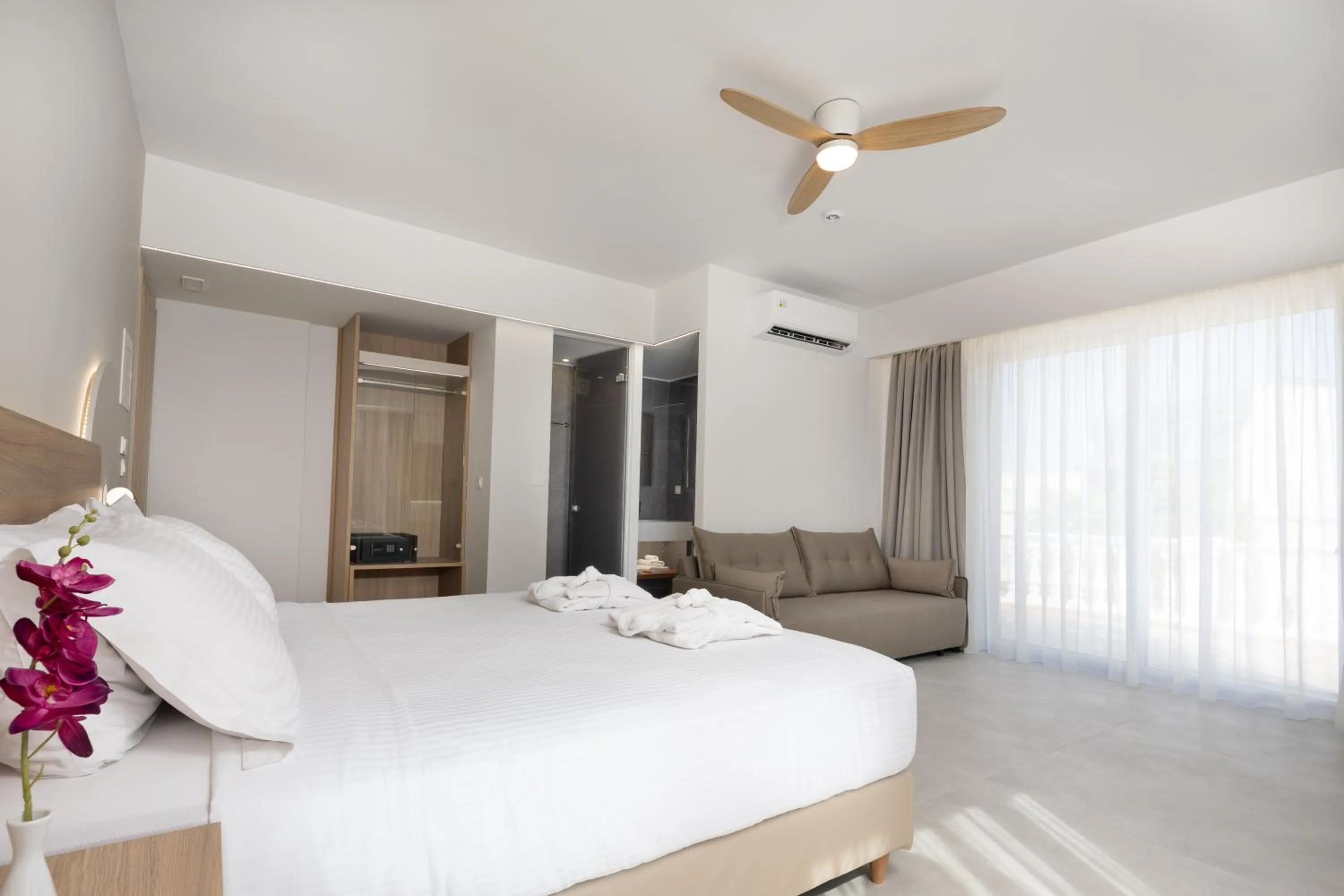 Bed in Epavli Grace Hotel