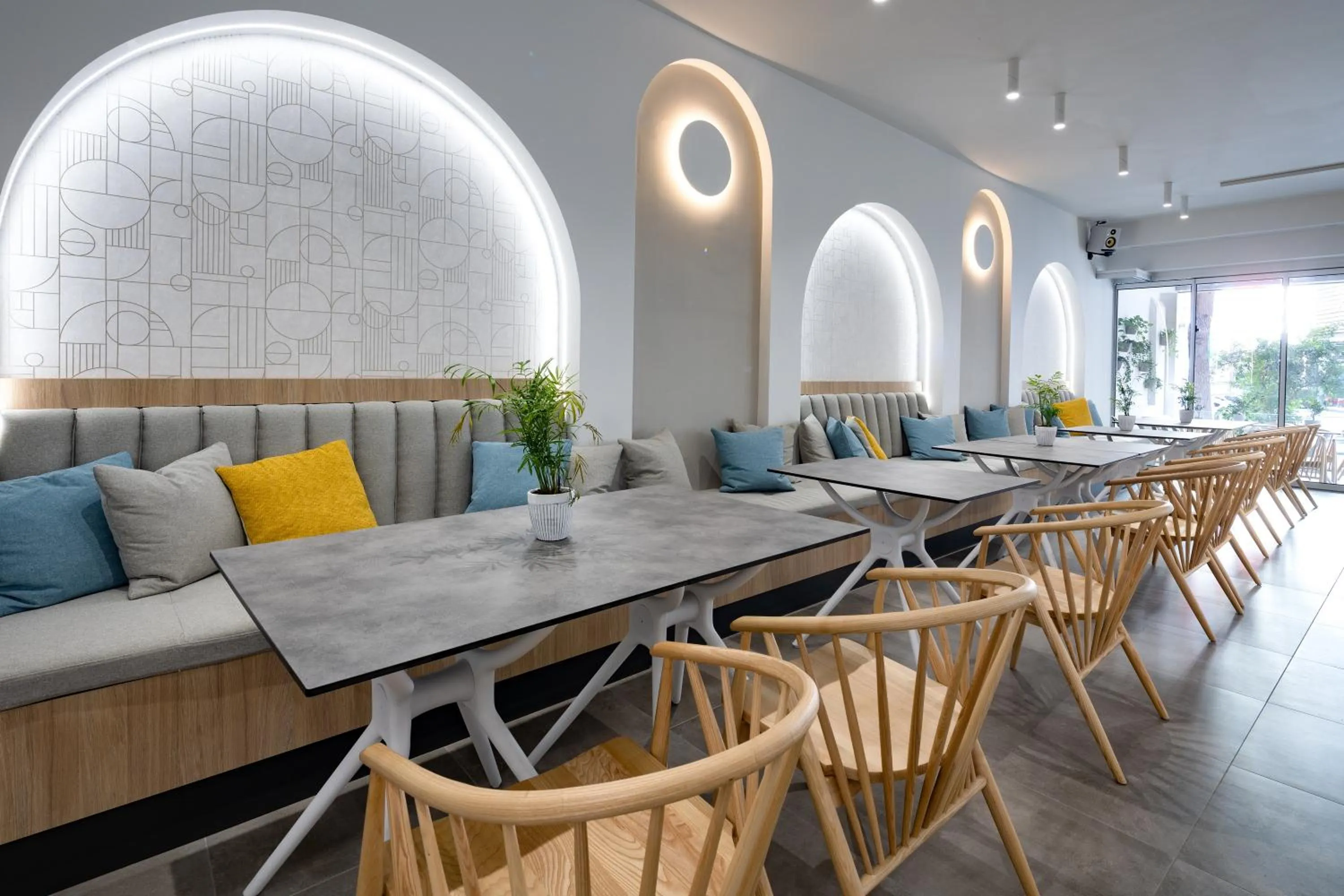 Restaurant/places to eat in Epavli Grace Hotel