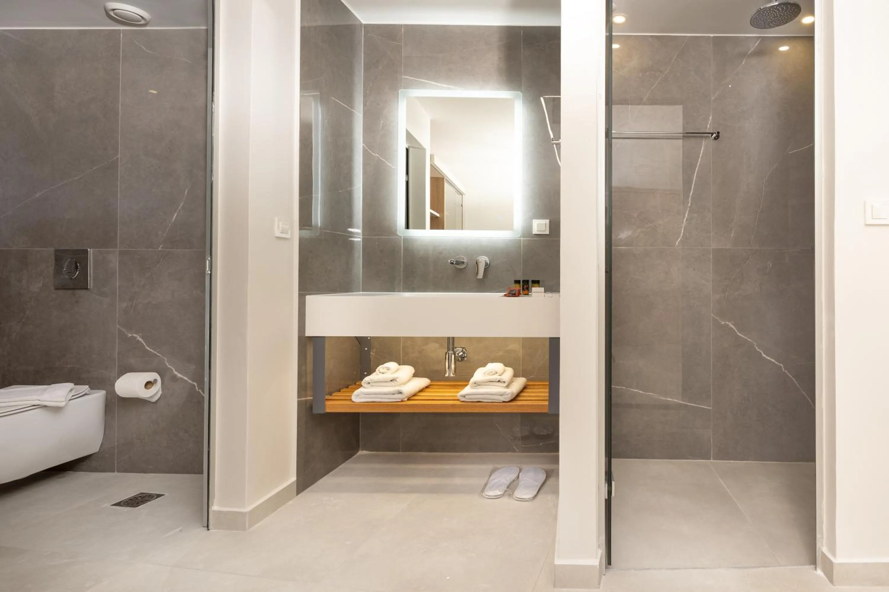 Shower in Epavli Grace Hotel