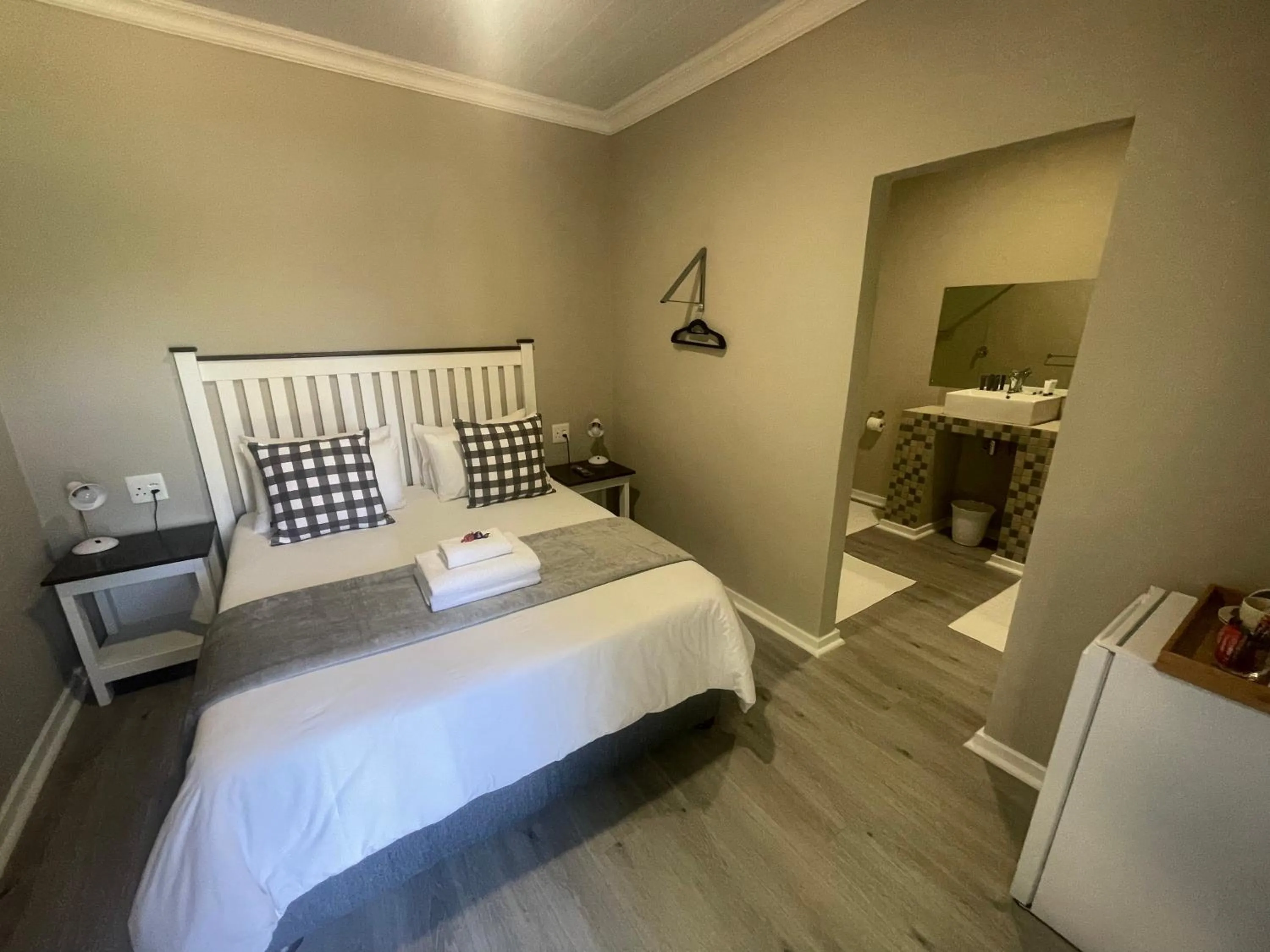 Bedroom, Bed in Grants Hill Inn