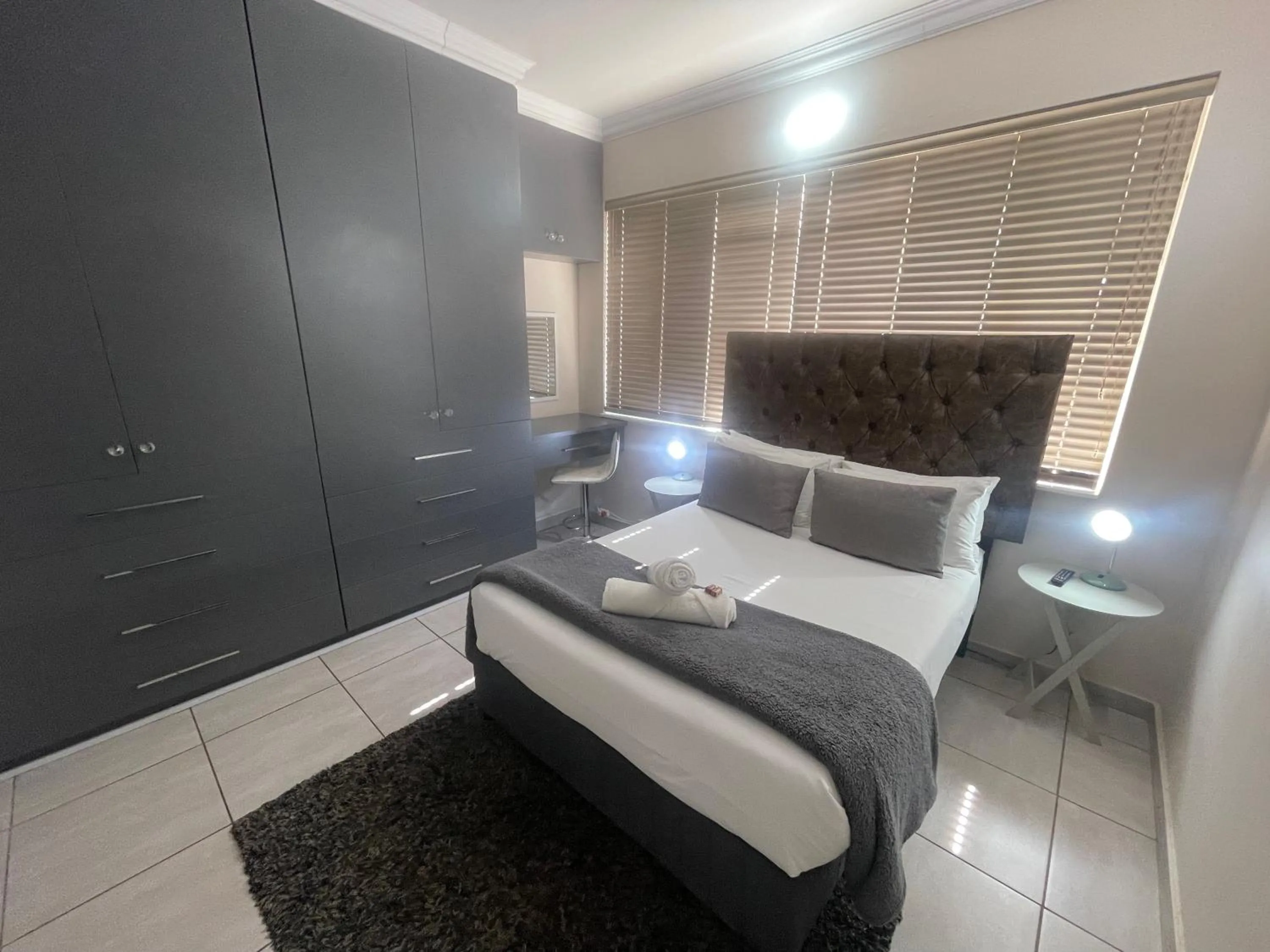 Bedroom, Bed in Grants Hill Inn