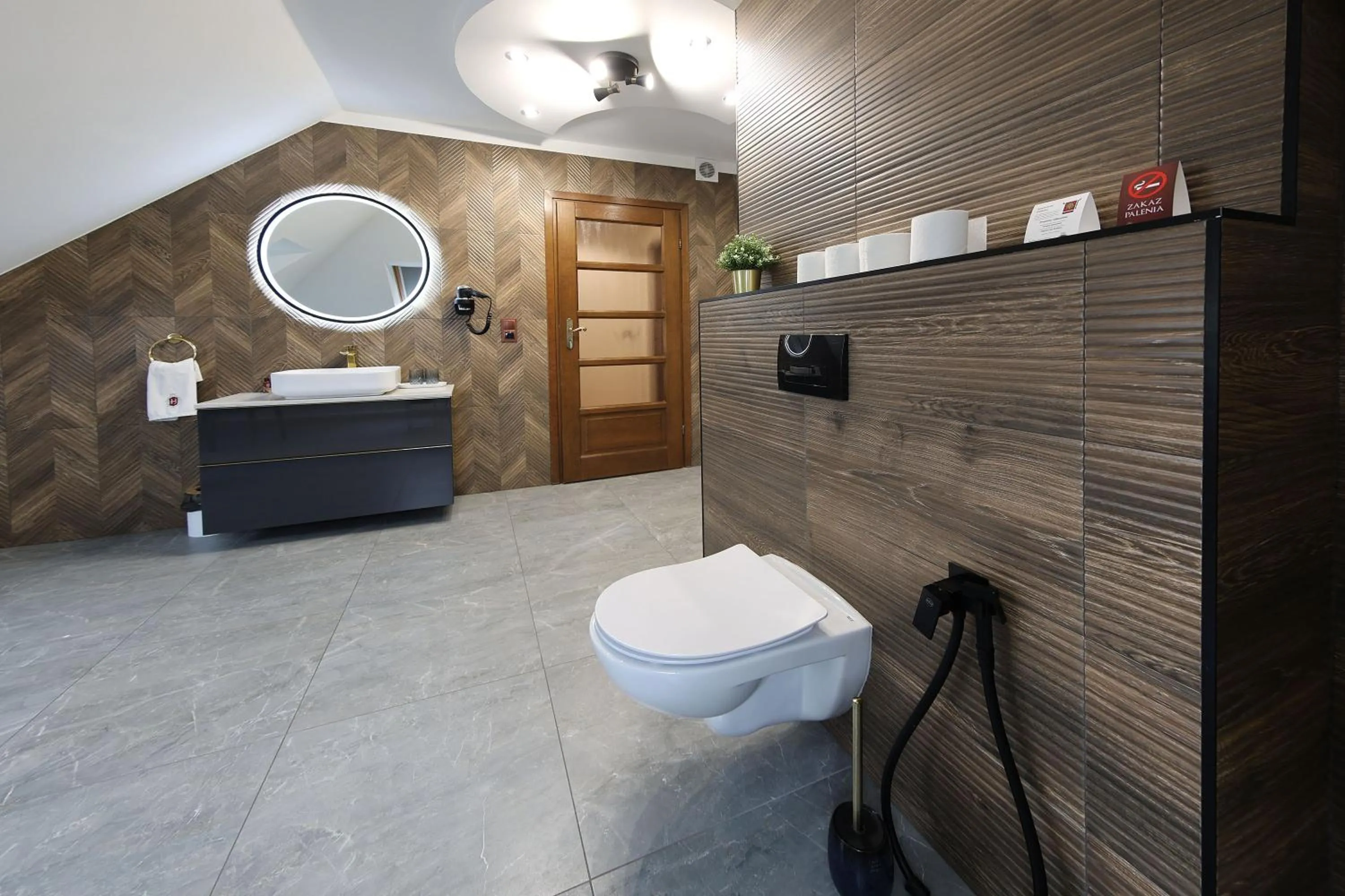 Toilet in Hotel Jarosław