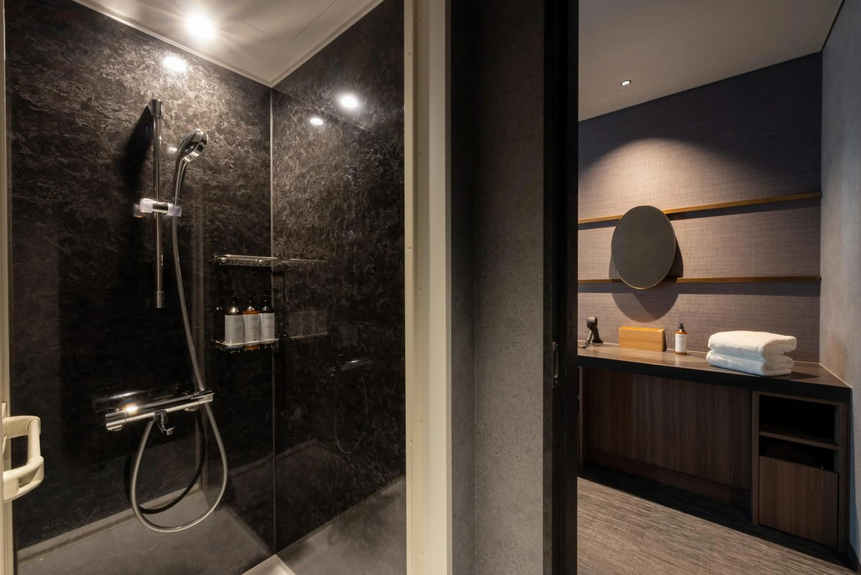 Shower in Mercure Tokyo Haneda Airport