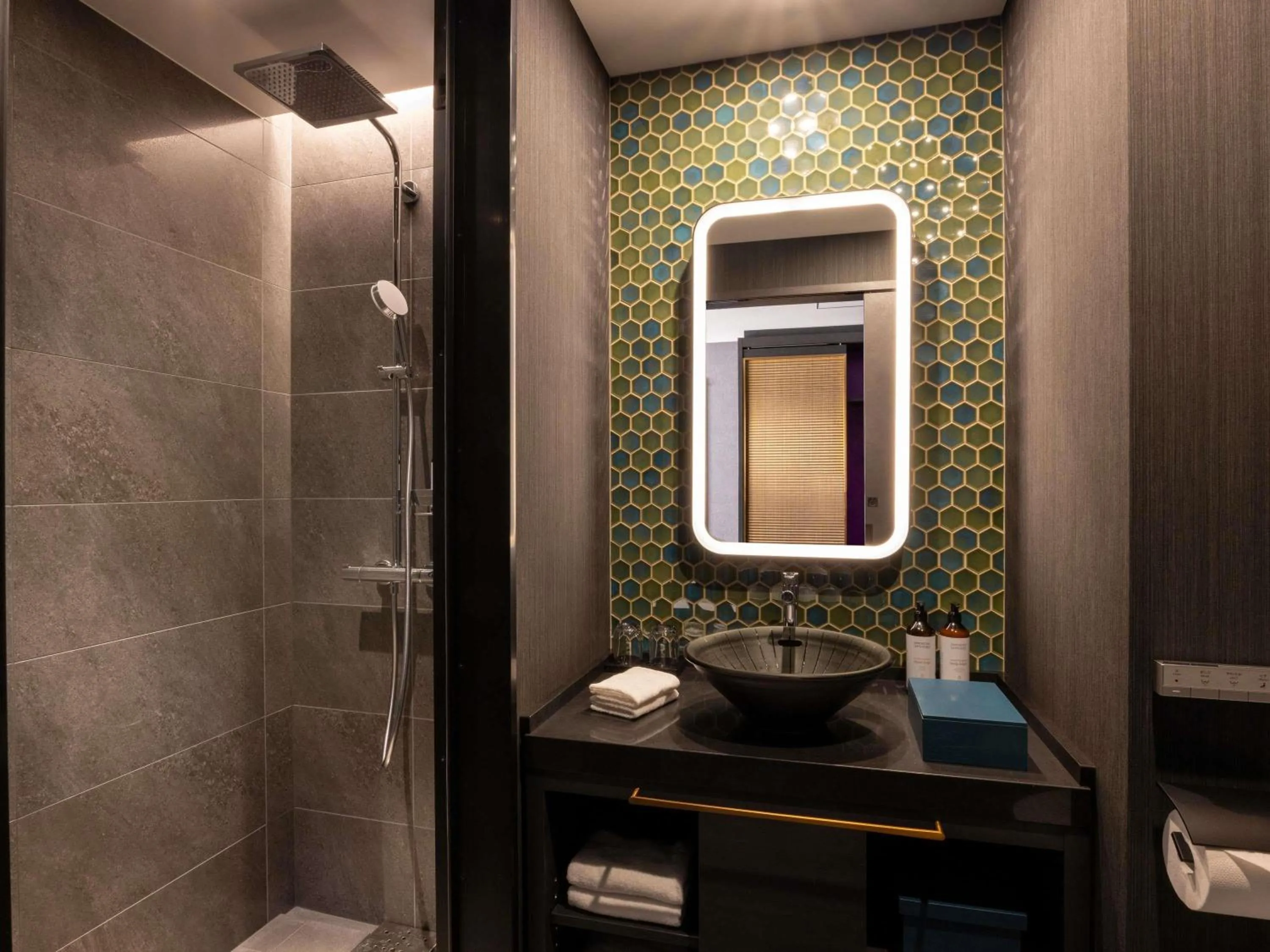 Bedroom in Mercure Tokyo Haneda Airport